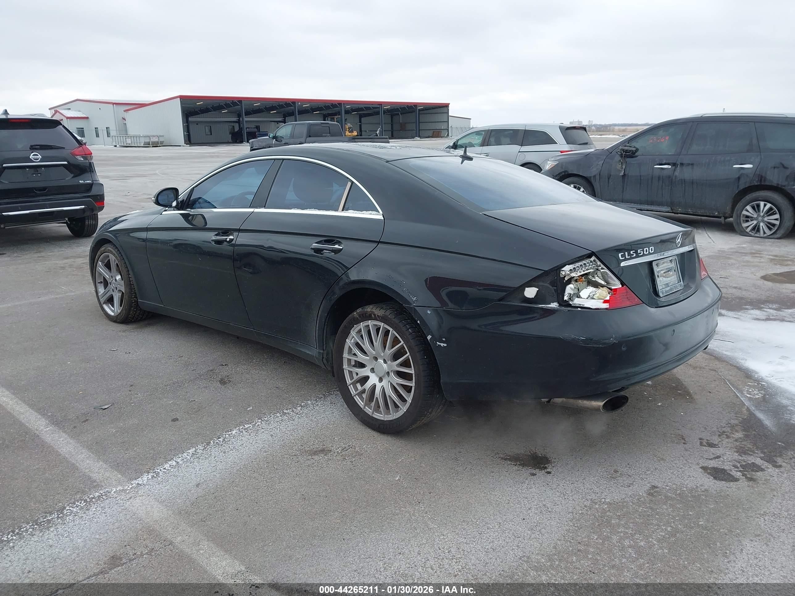 MERCEDES-BENZ CLS image 3