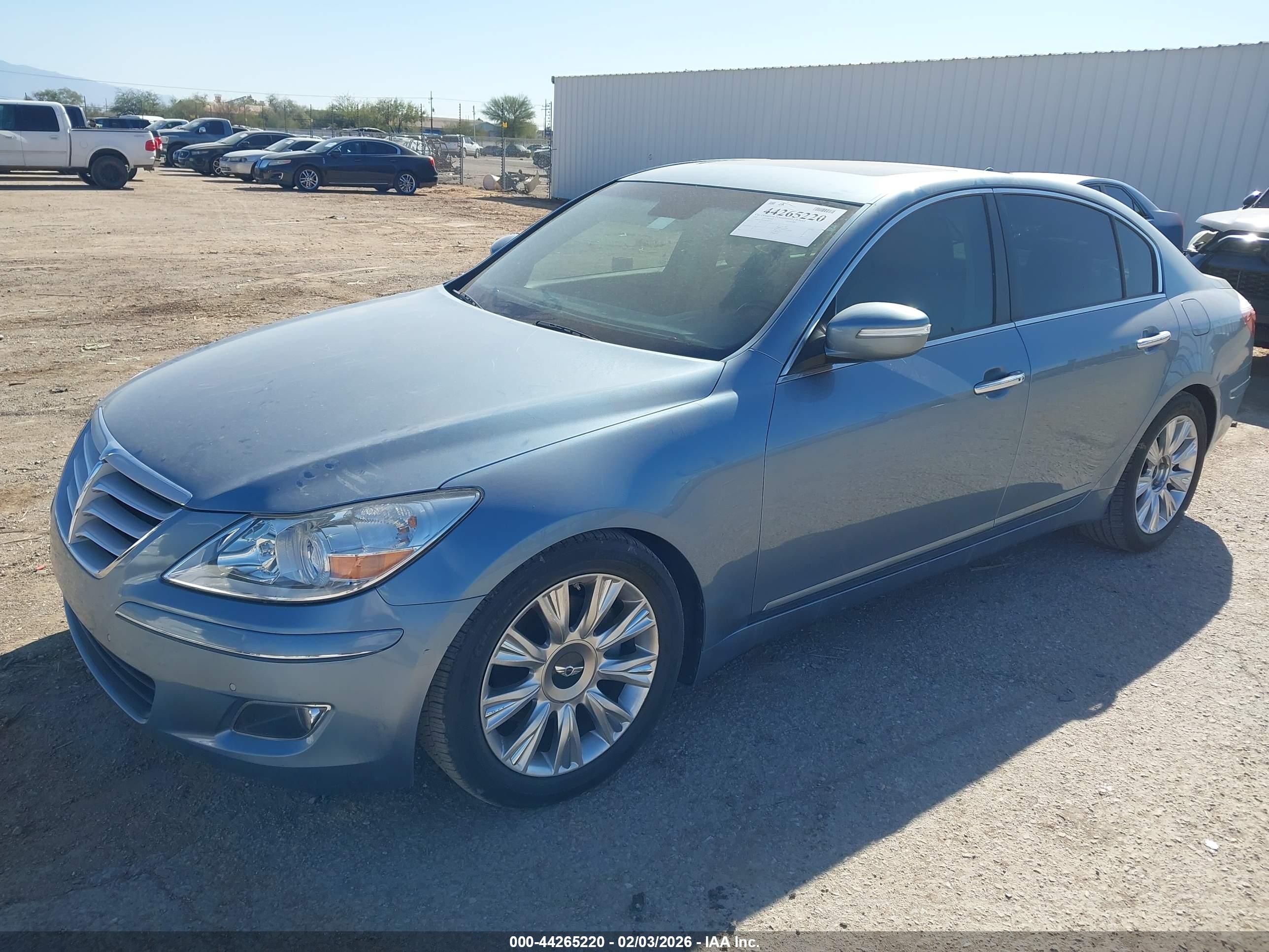 HYUNDAI GENESIS image 2