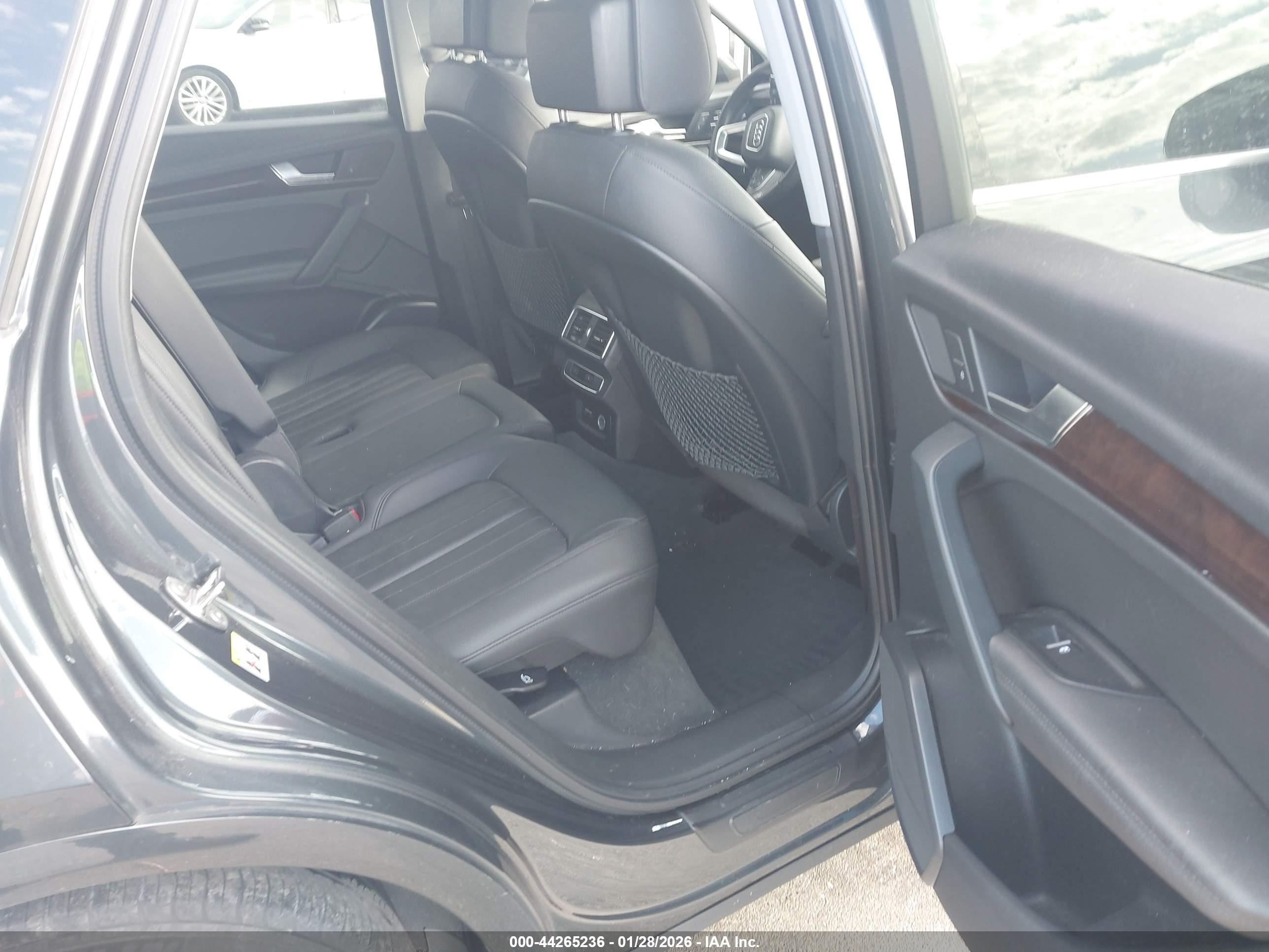 AUDI Q5 image 8