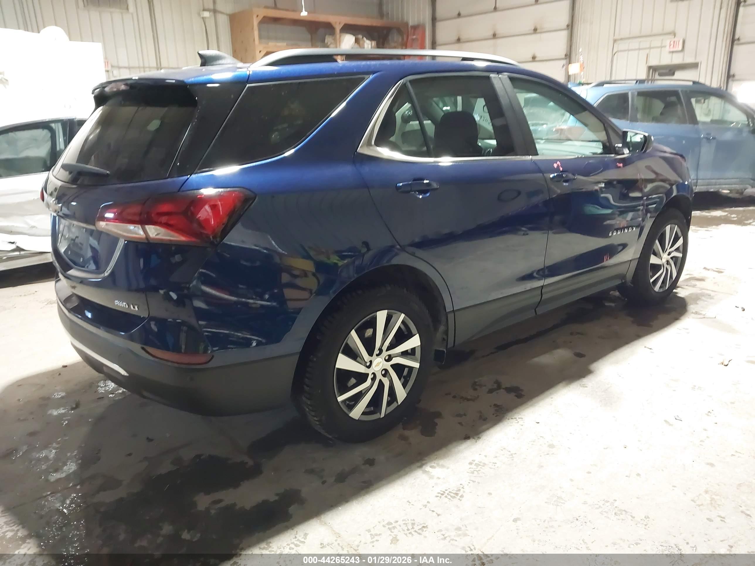 CHEVROLET EQUINOX image 4