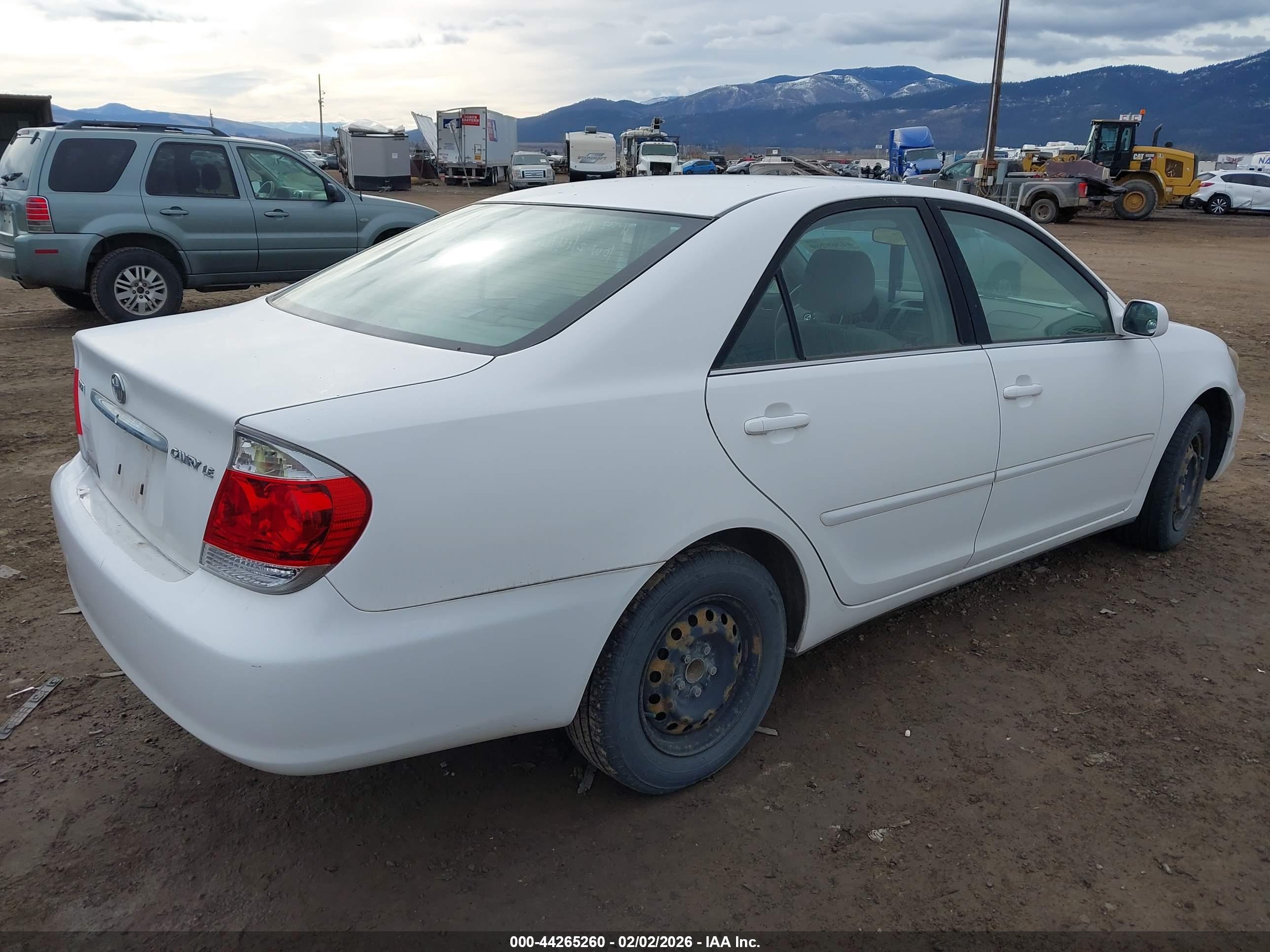 TOYOTA CAMRY image 4