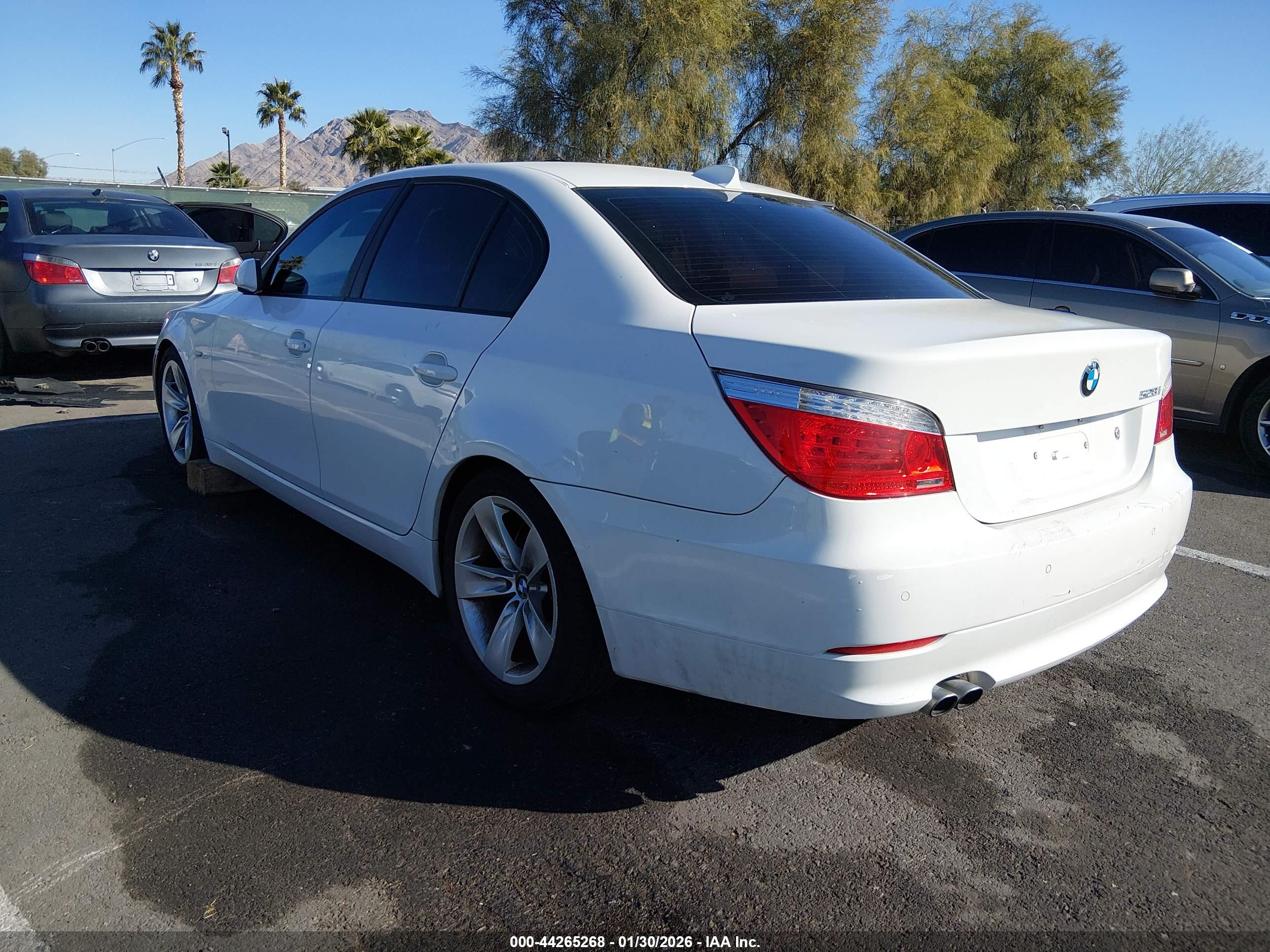 BMW 528I image 3