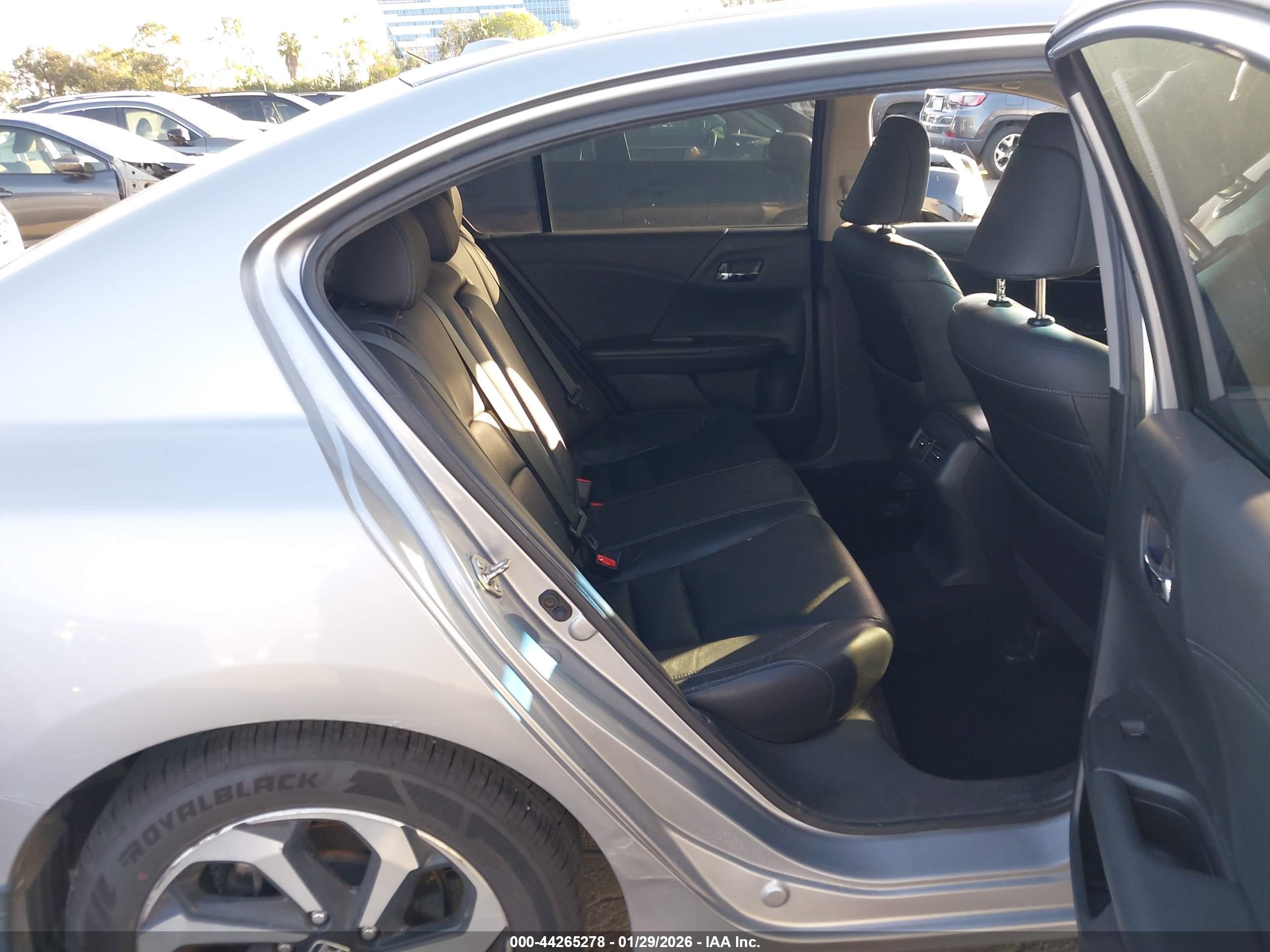 HONDA ACCORD image 8