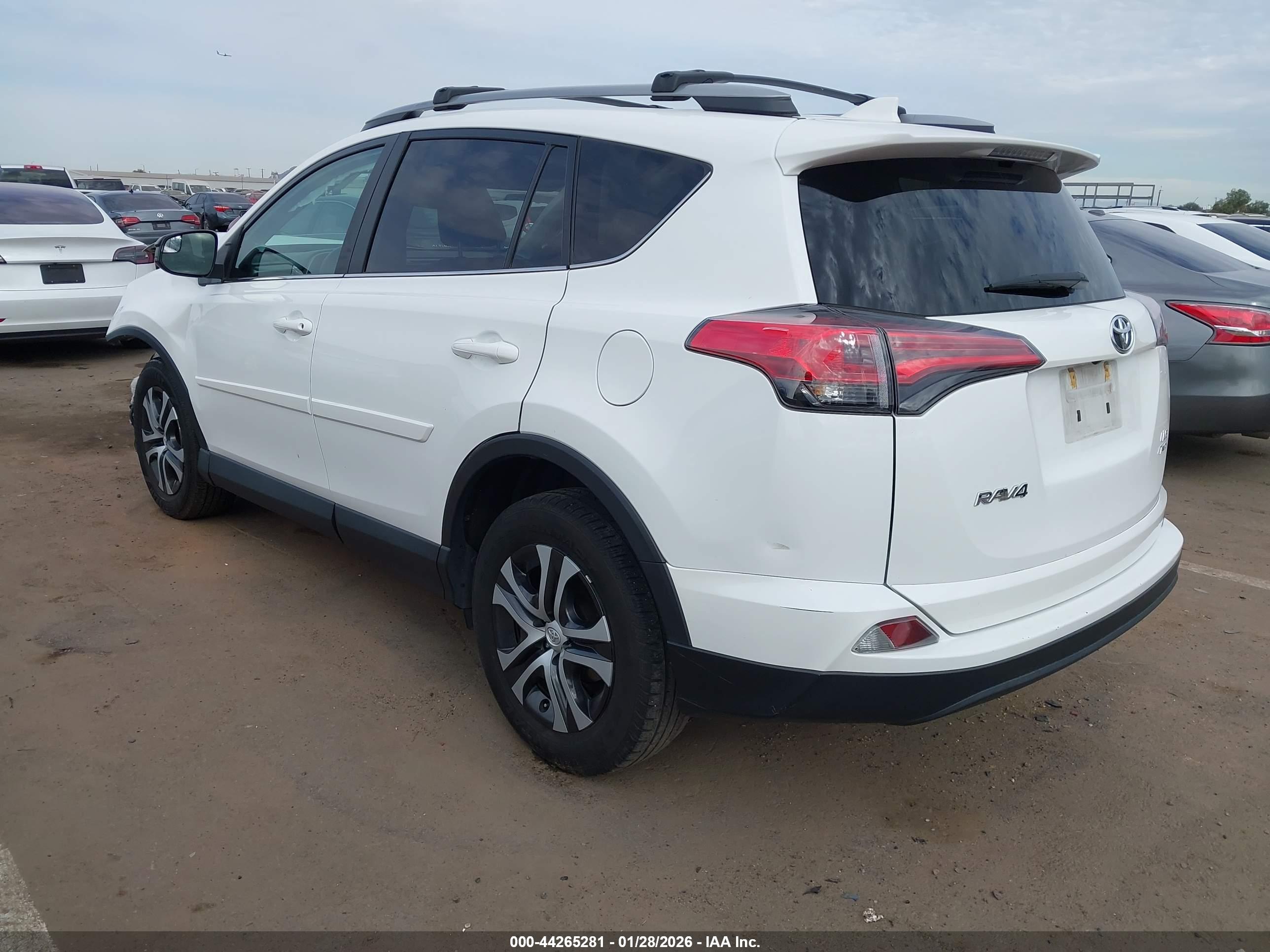 TOYOTA RAV4 image 3
