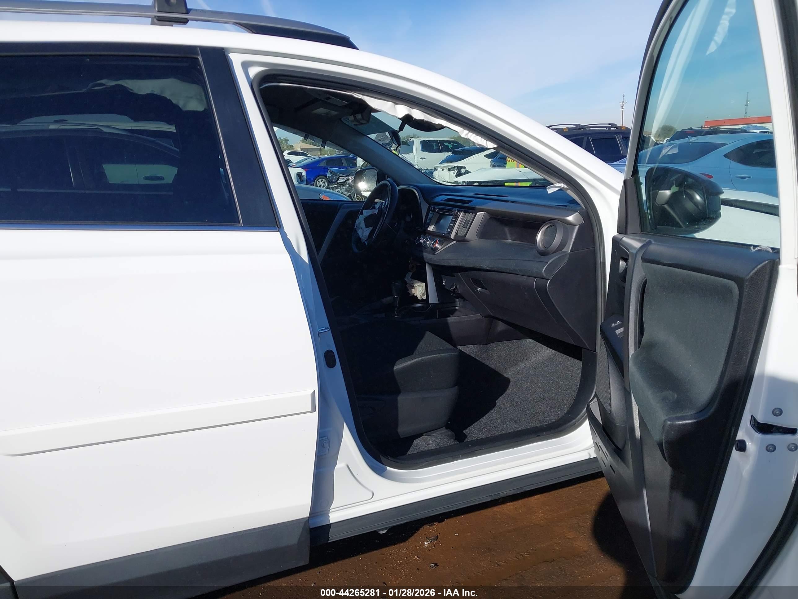 TOYOTA RAV4 image 5