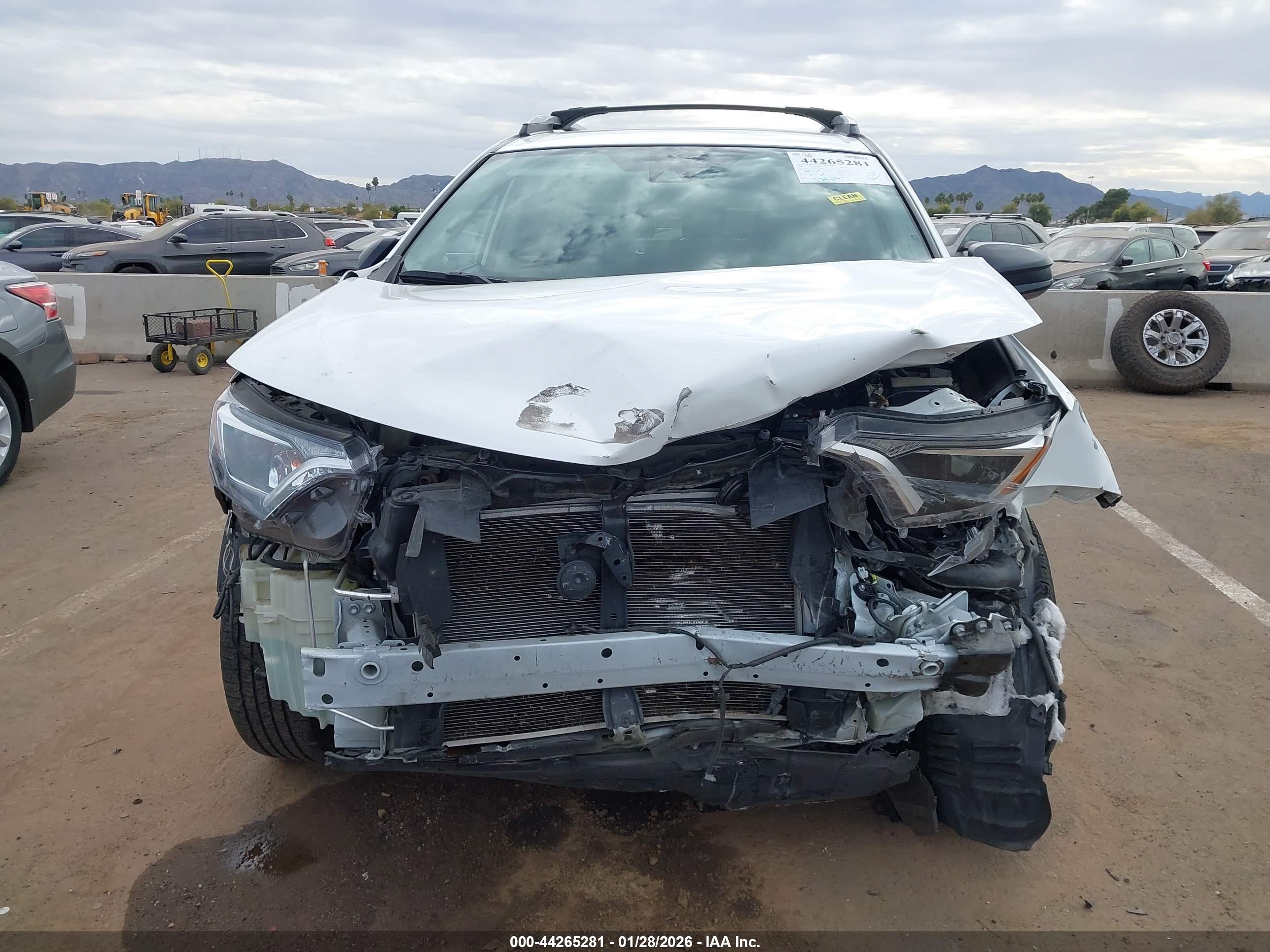 TOYOTA RAV4 image 6