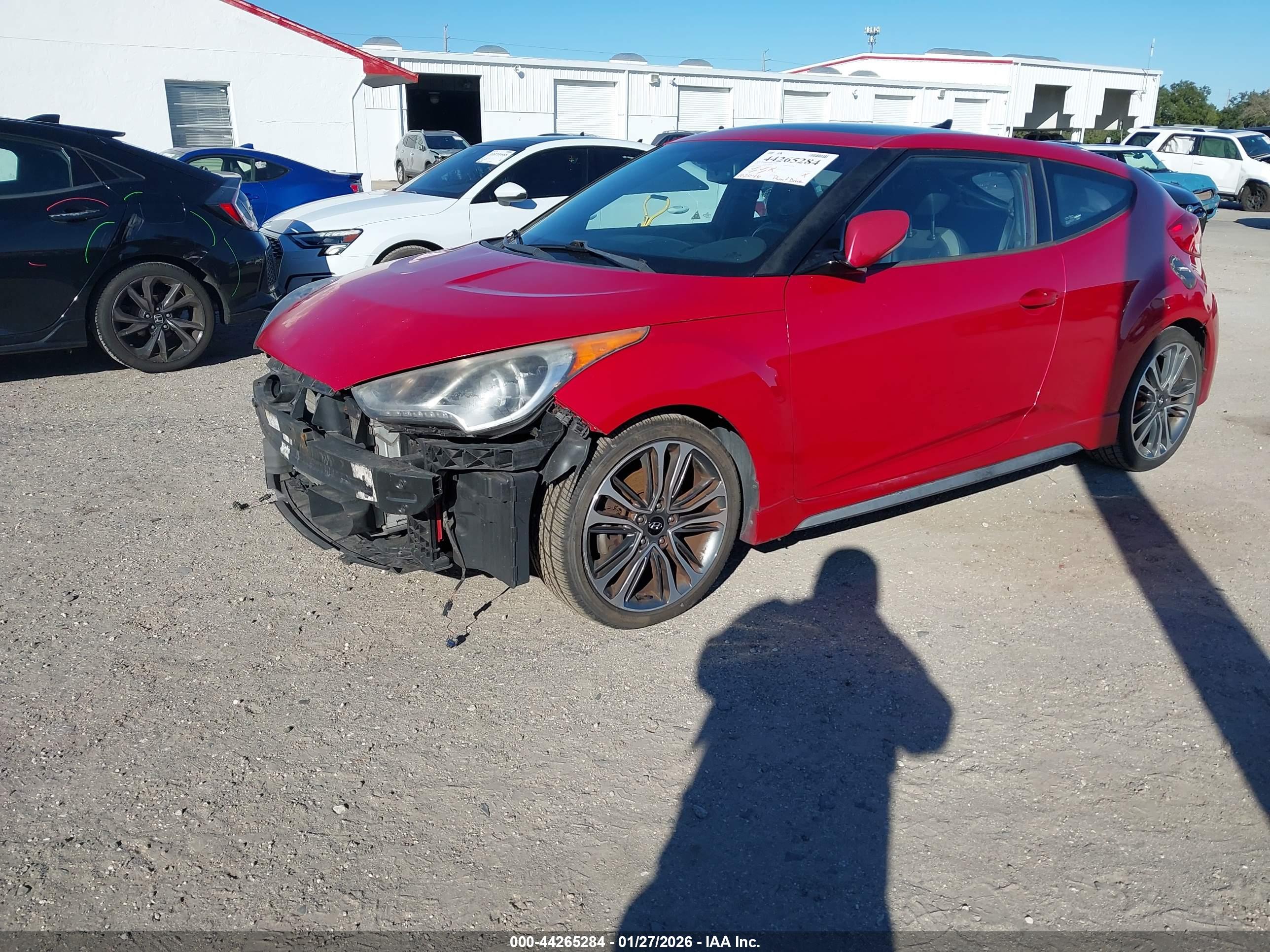HYUNDAI VELOSTER image 2