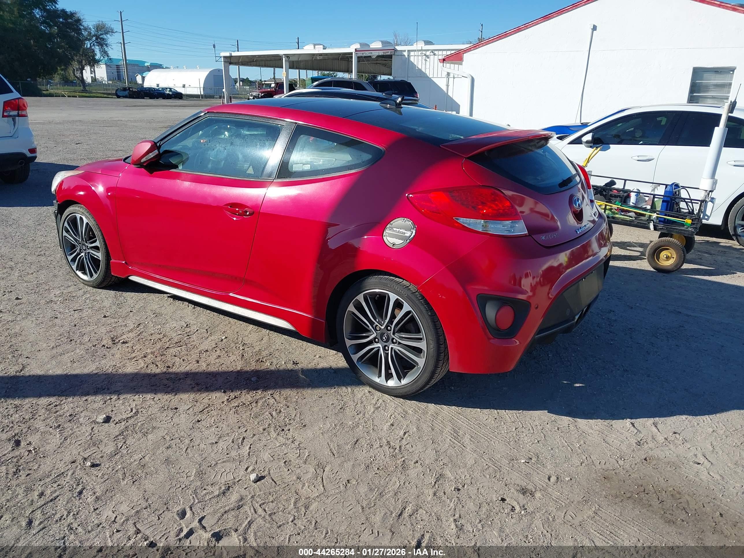 HYUNDAI VELOSTER image 3