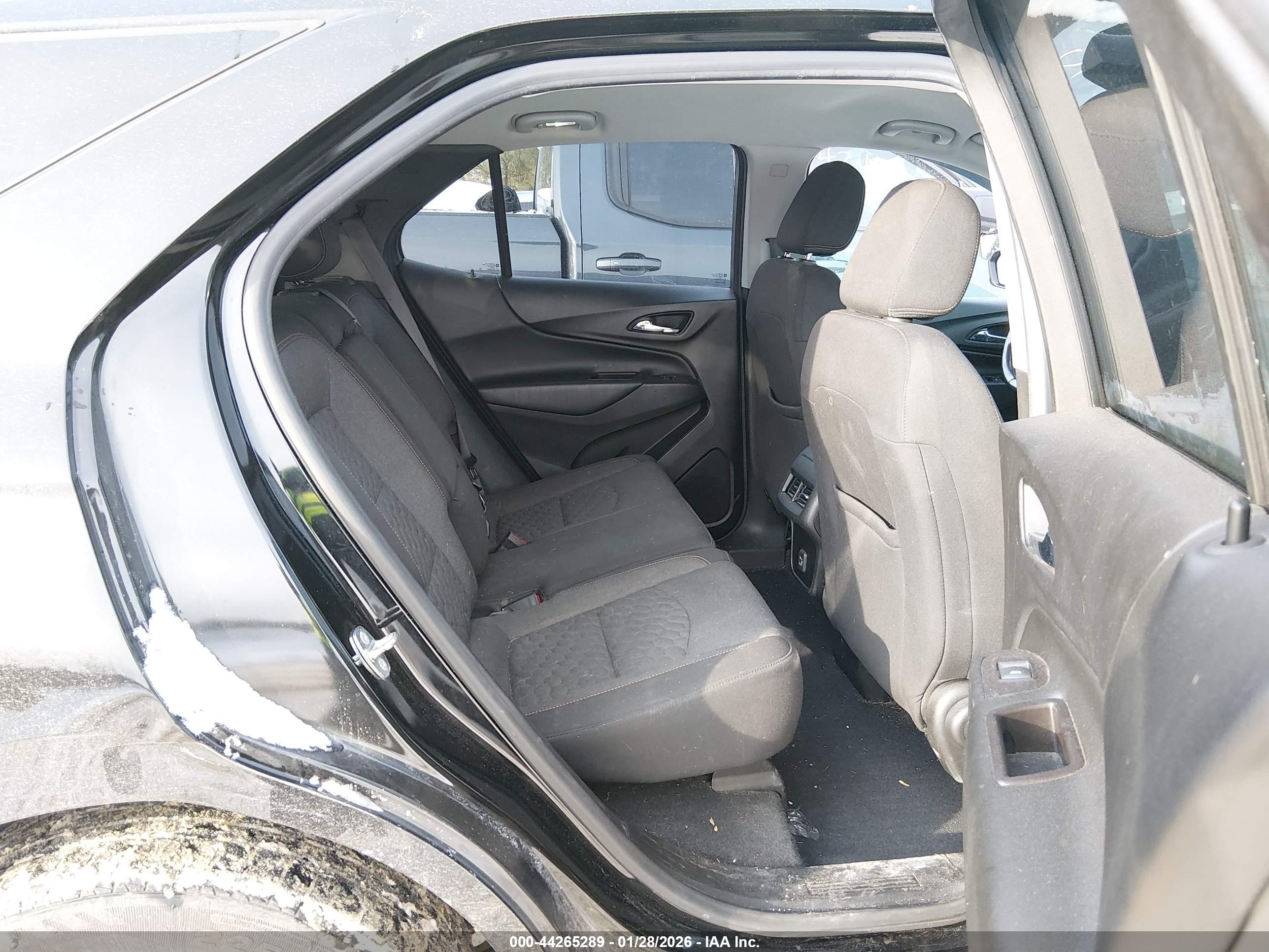 CHEVROLET EQUINOX image 8