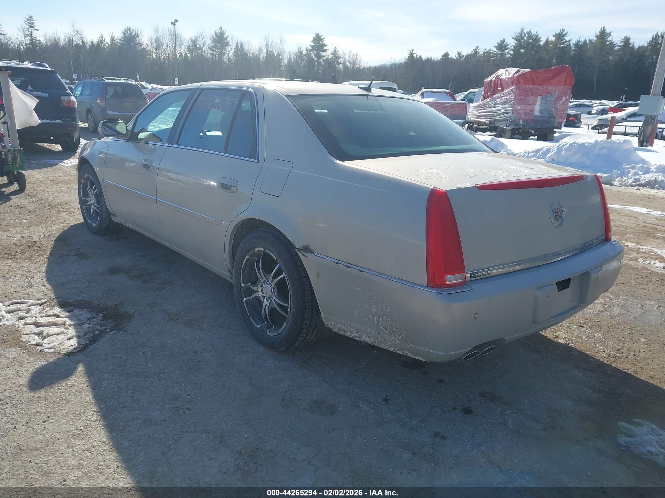 CADILLAC DTS image 3