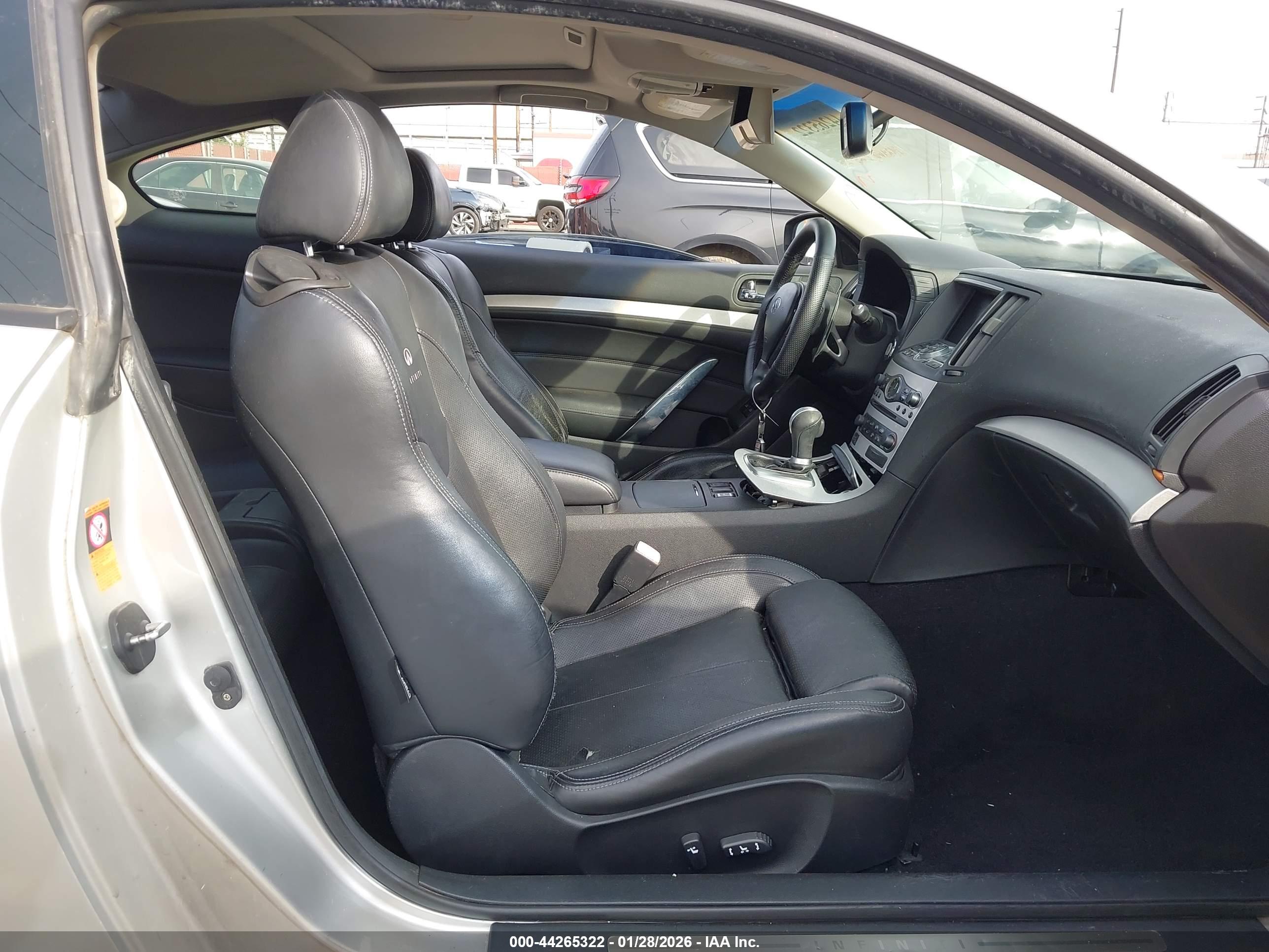 INFINITI G37 image 5