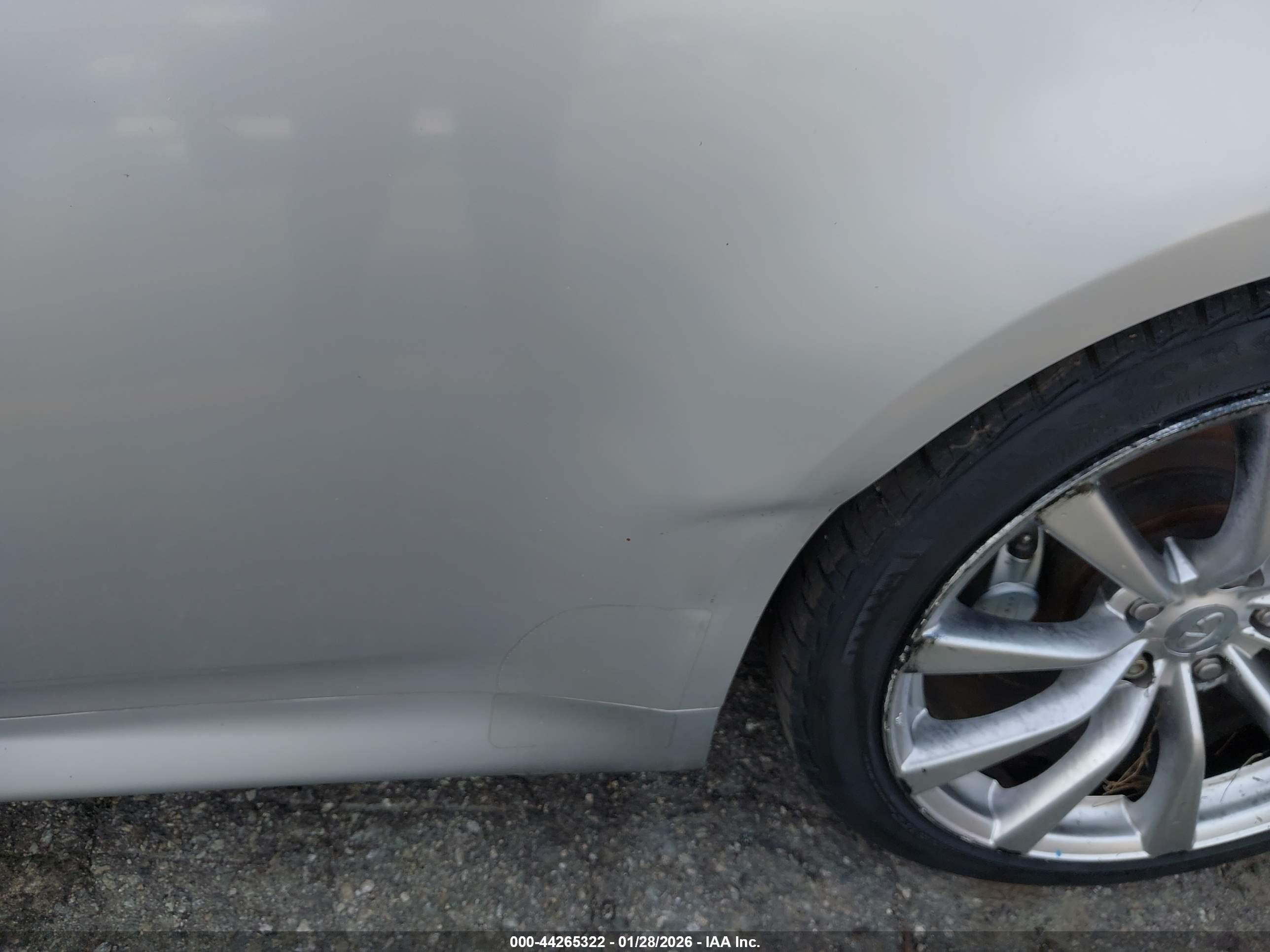 INFINITI G37 image 6