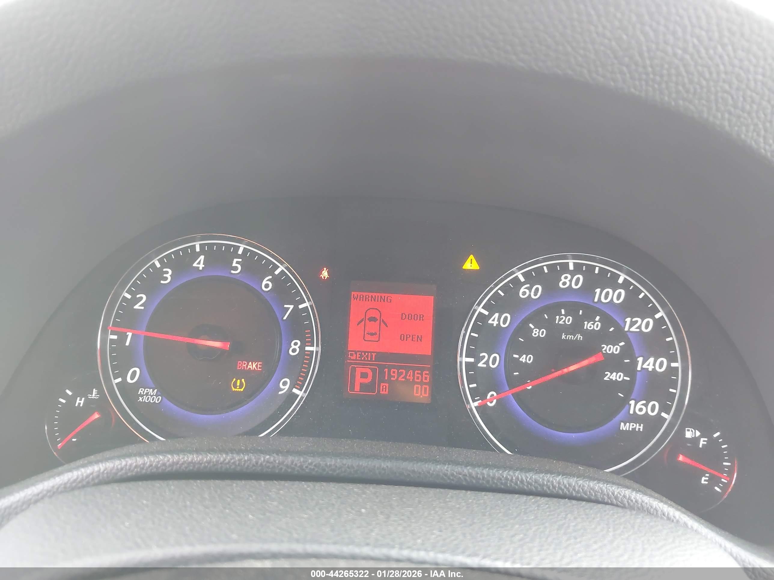 INFINITI G37 image 7