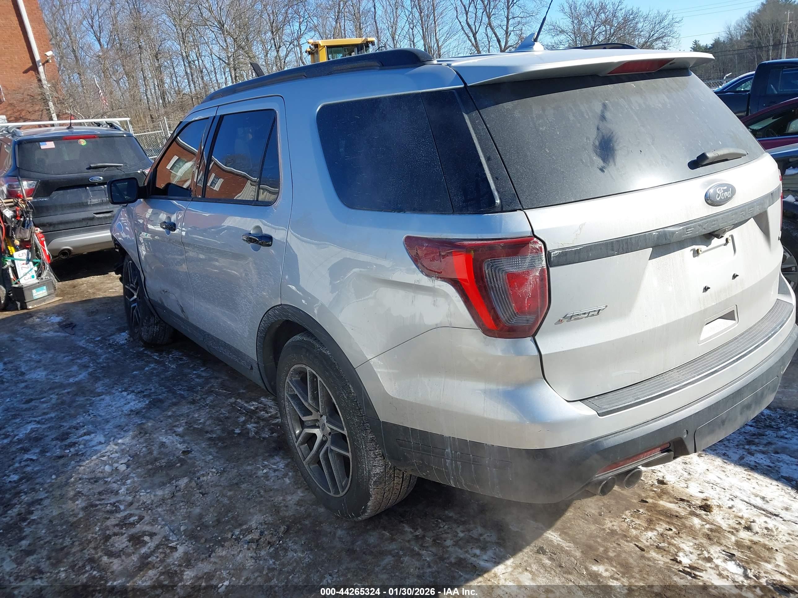 FORD EXPLORER image 3