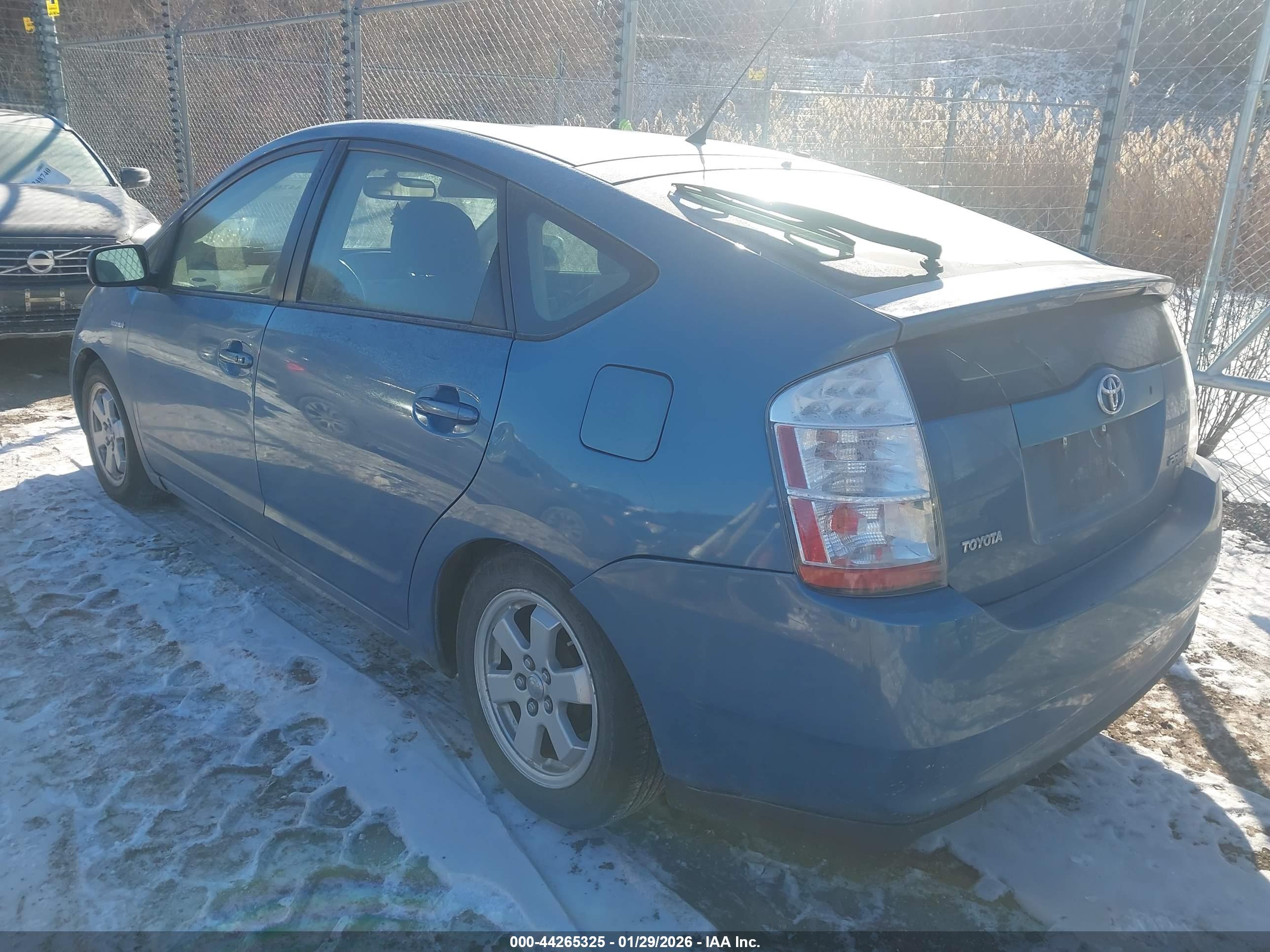 TOYOTA PRIUS image 3