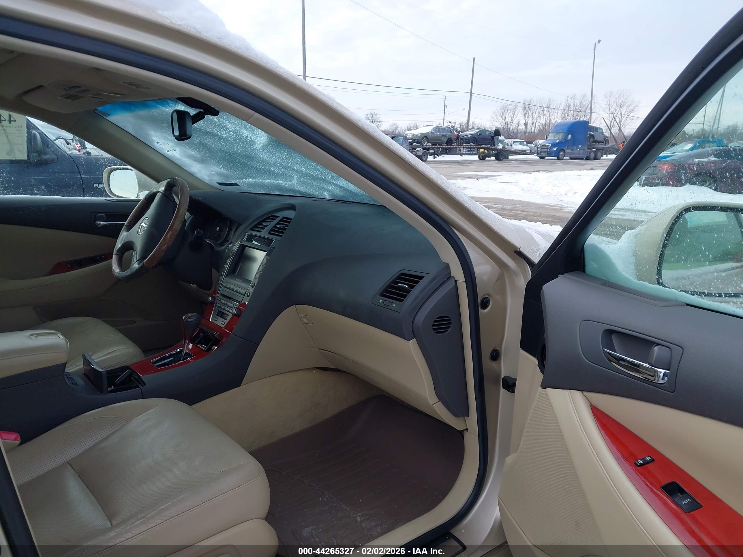 LEXUS ES image 5