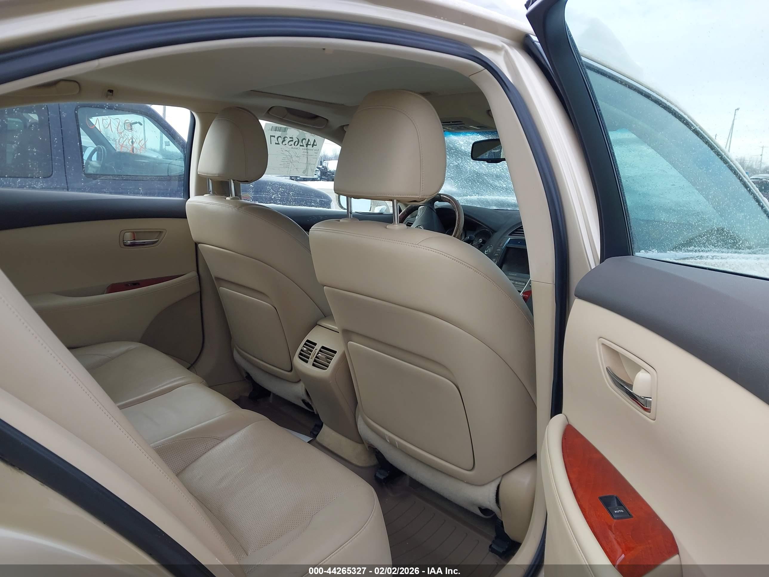 LEXUS ES image 8