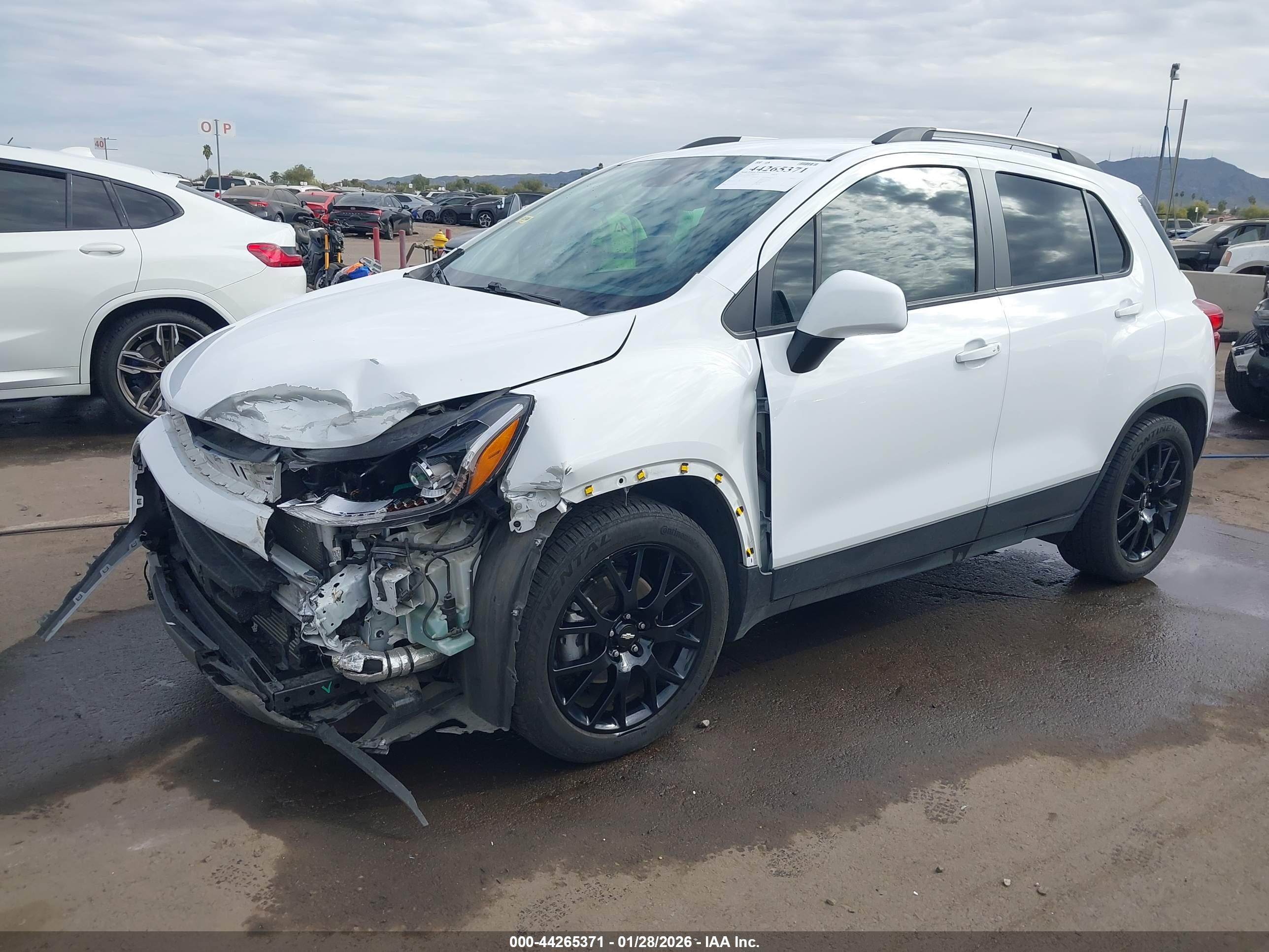 CHEVROLET TRAX image 2