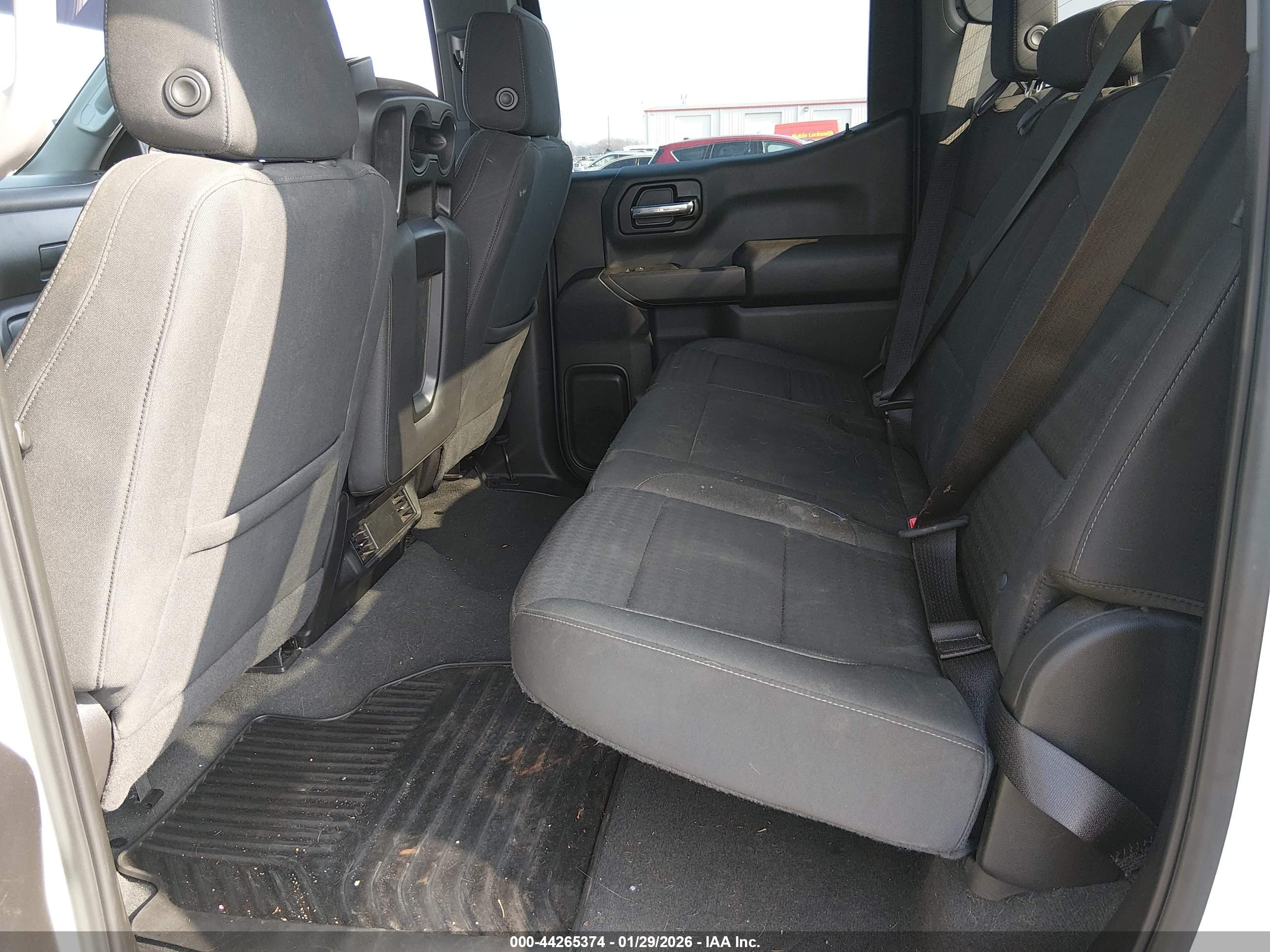 CHEVROLET SILVERADO image 8