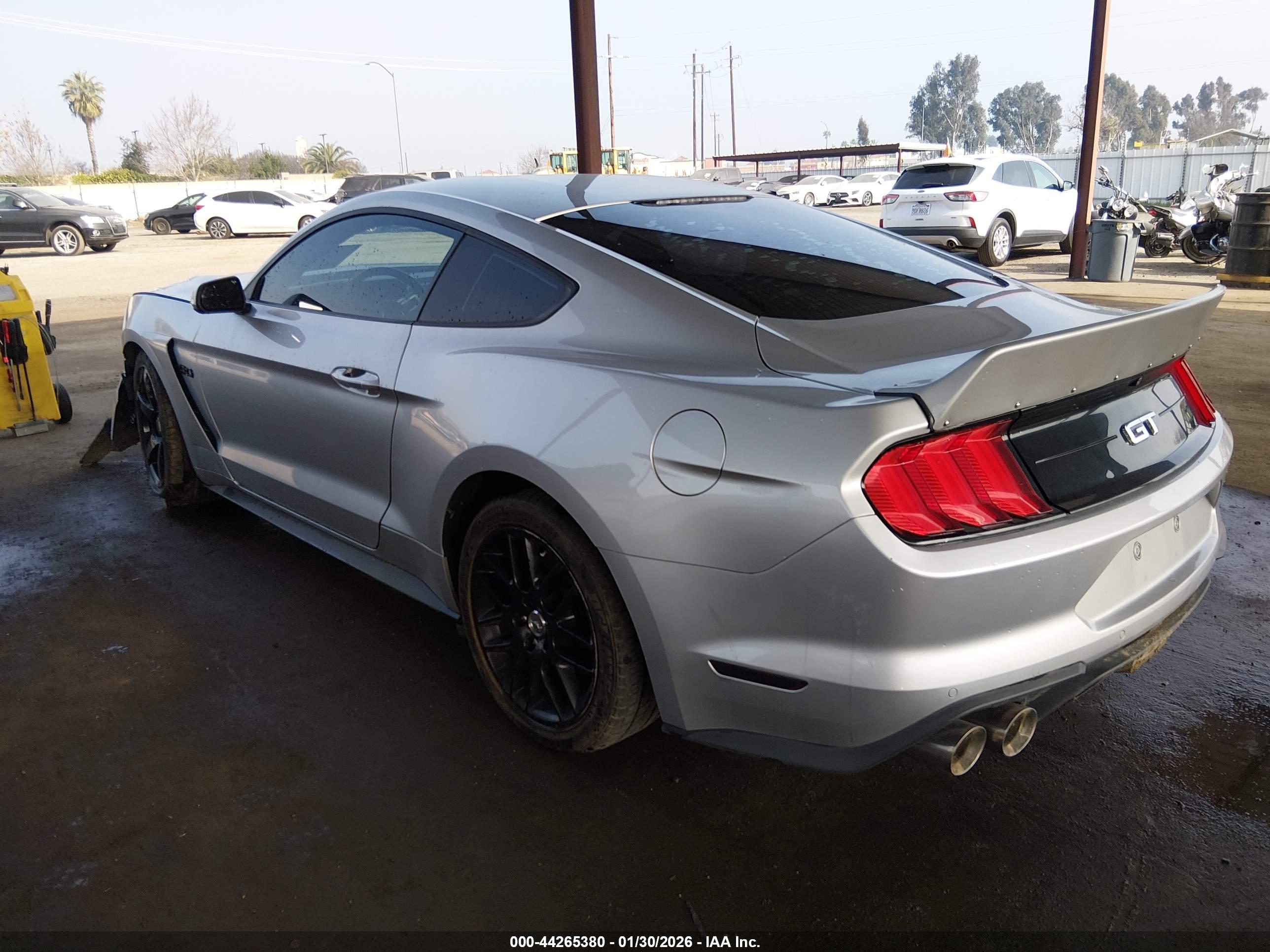 FORD MUSTANG image 3