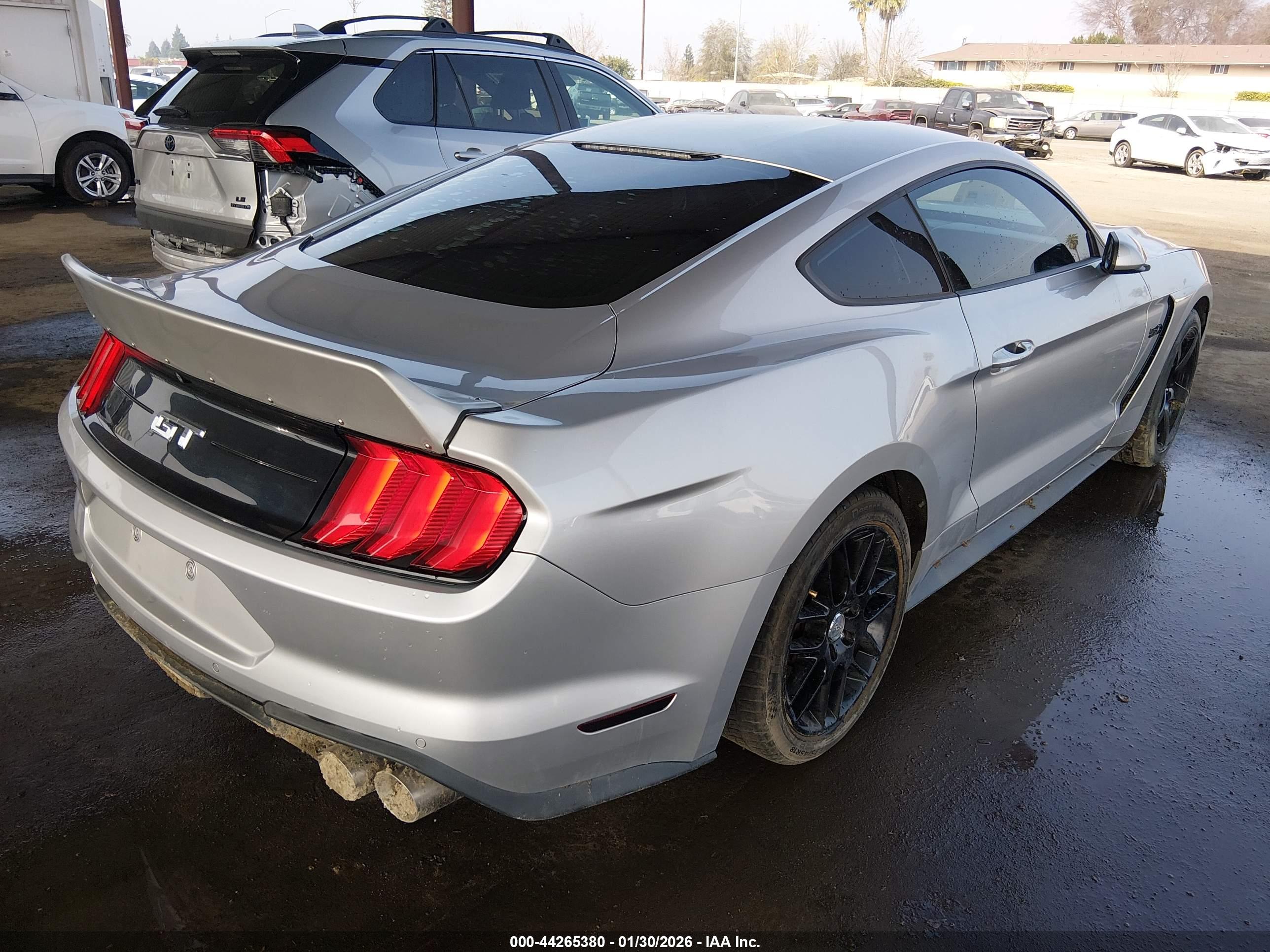 FORD MUSTANG image 4