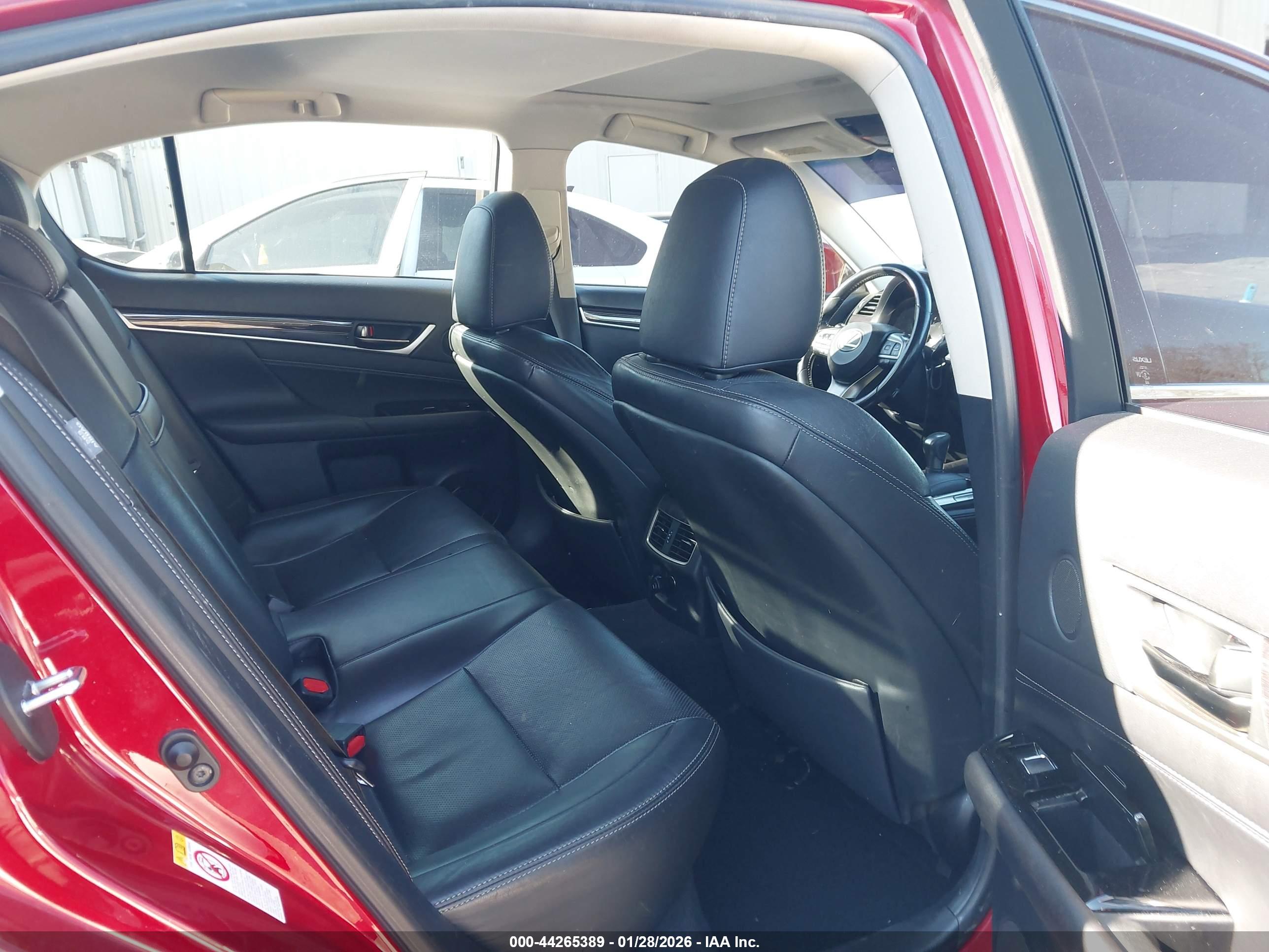 LEXUS GS image 8