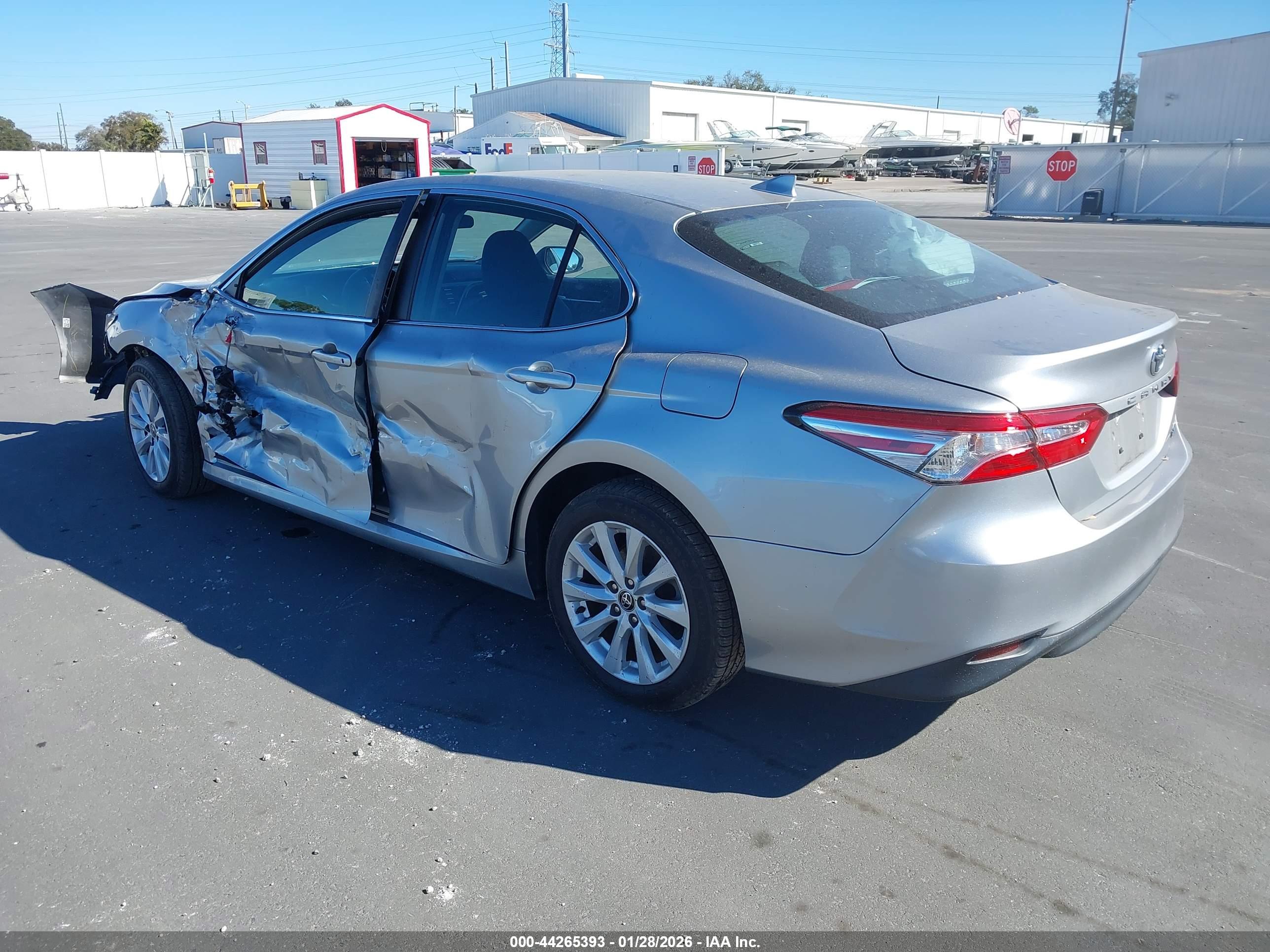 TOYOTA CAMRY image 3