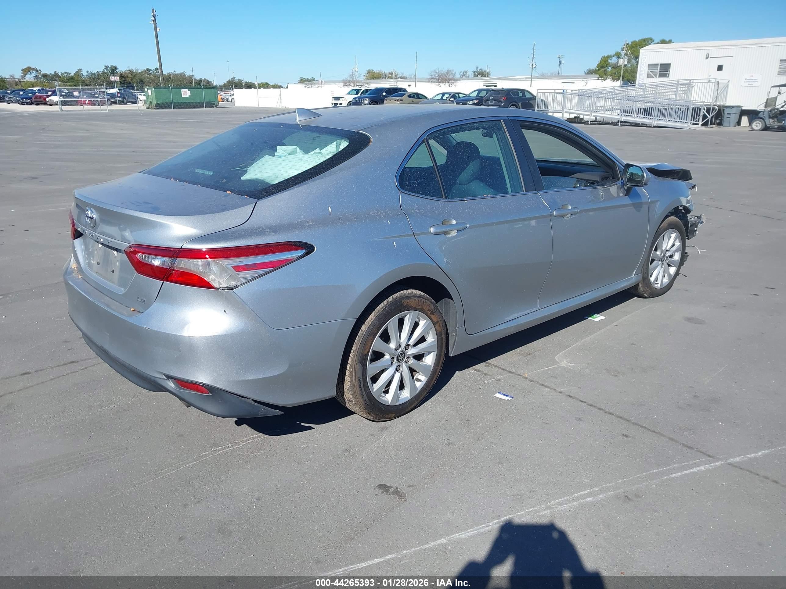 TOYOTA CAMRY image 4