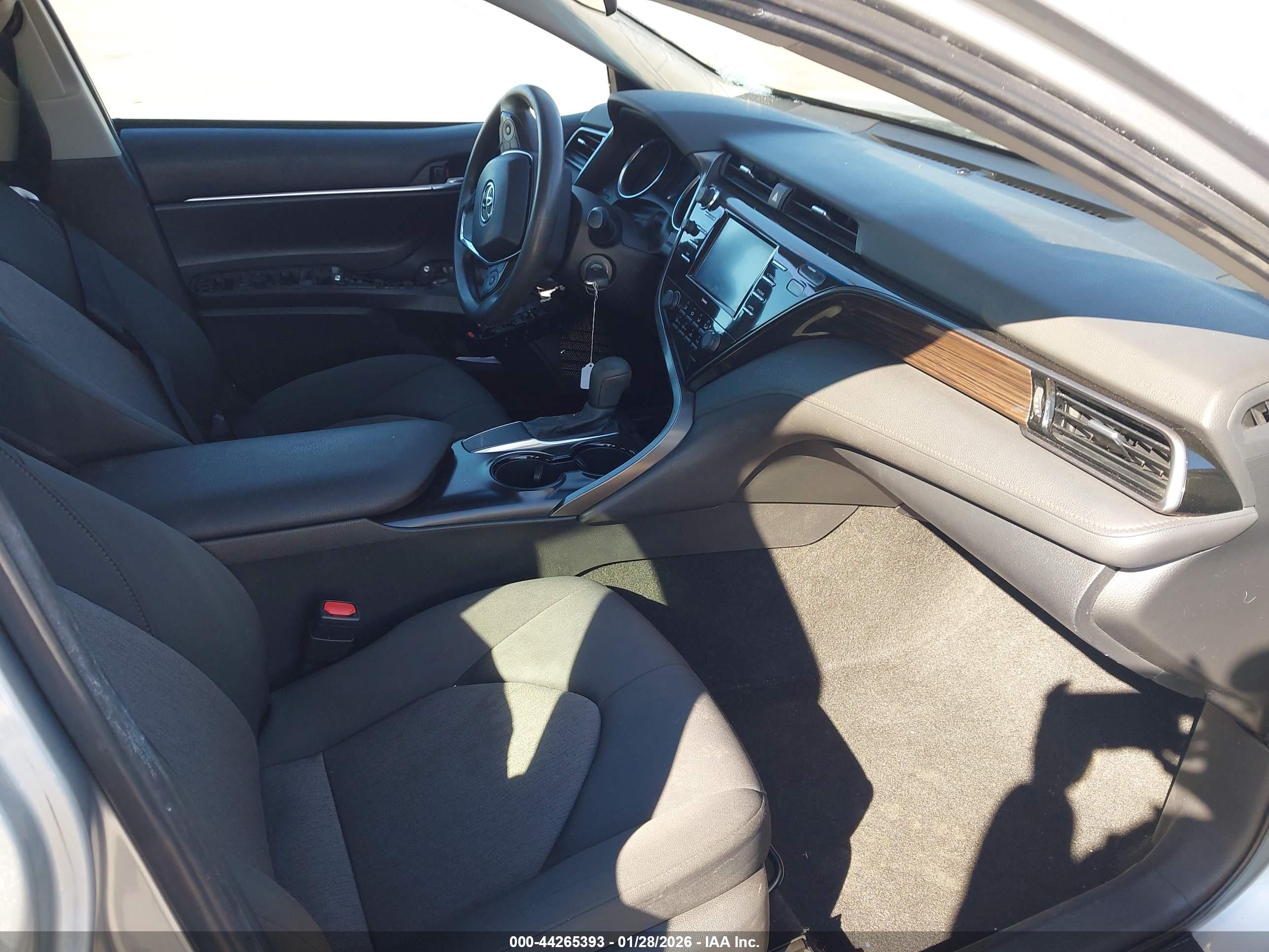 TOYOTA CAMRY image 5