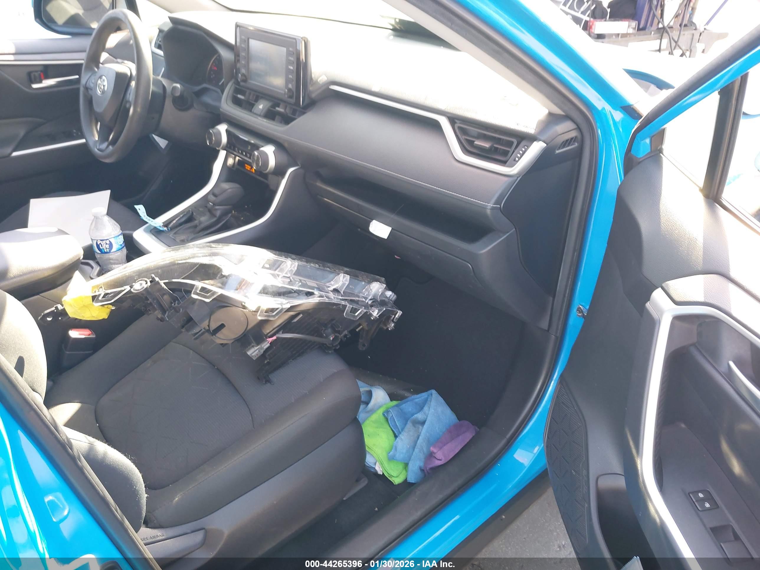TOYOTA RAV4 image 5