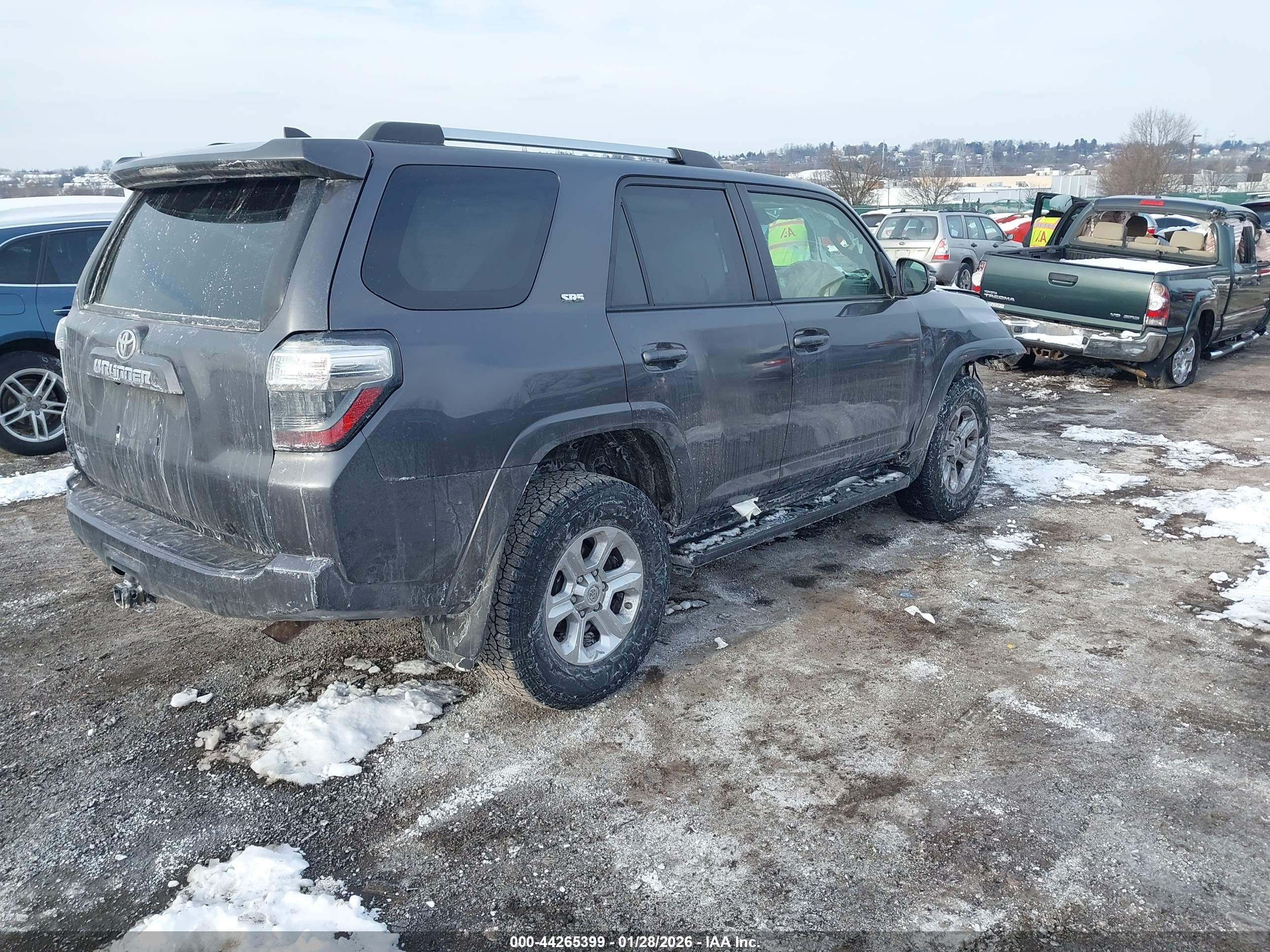 TOYOTA 4RUNNER image 4