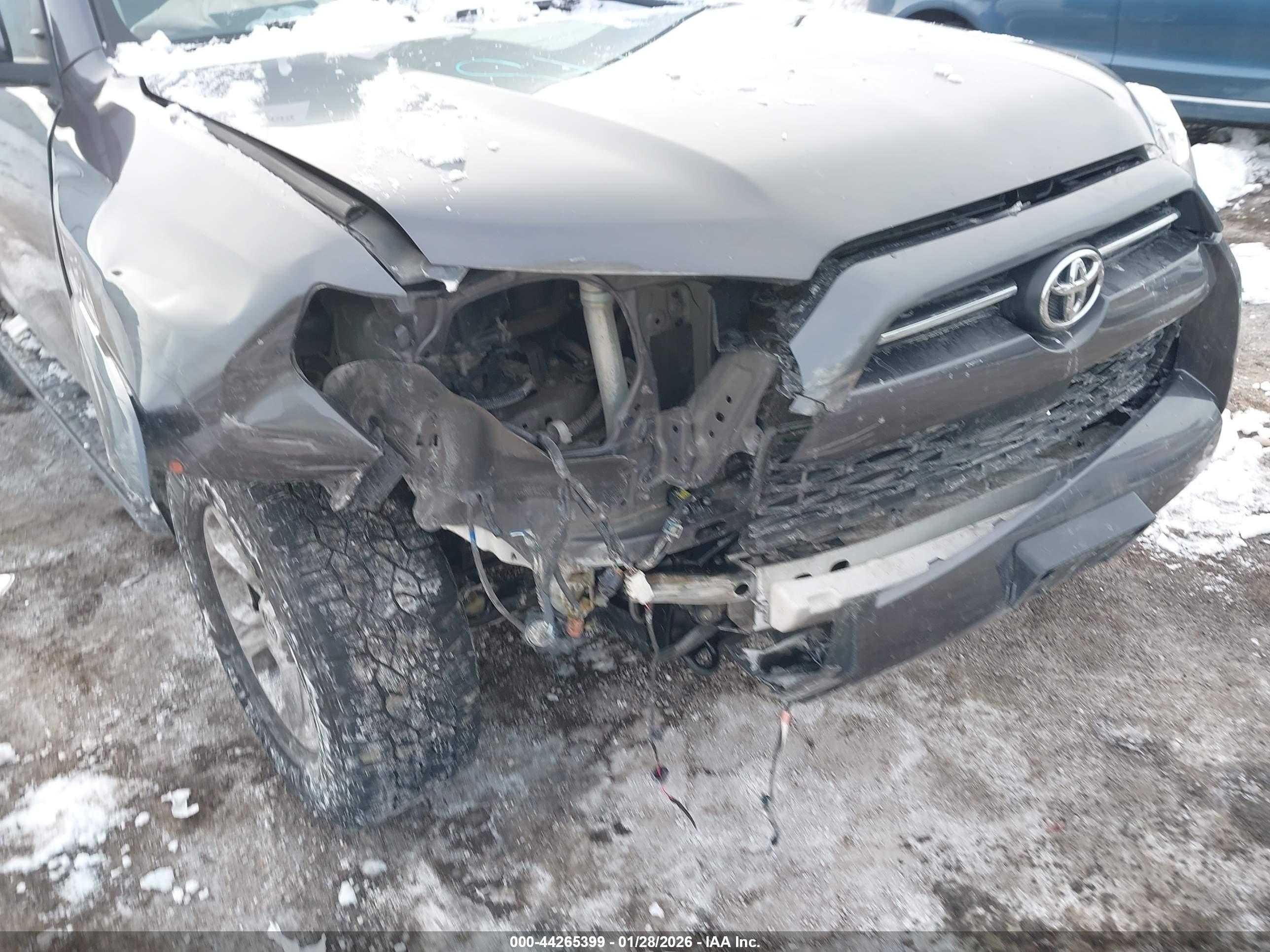 TOYOTA 4RUNNER image 6