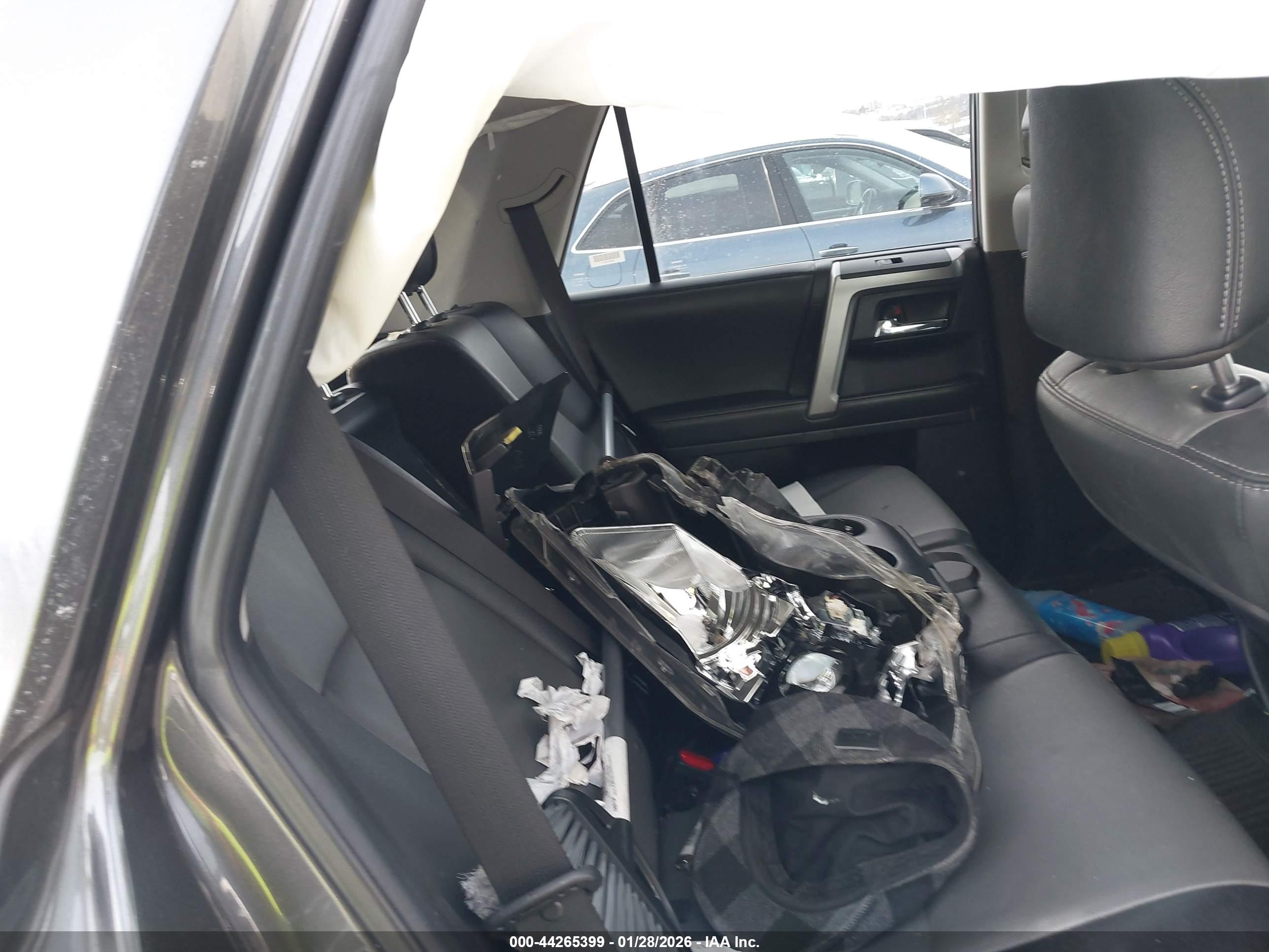 TOYOTA 4RUNNER image 8