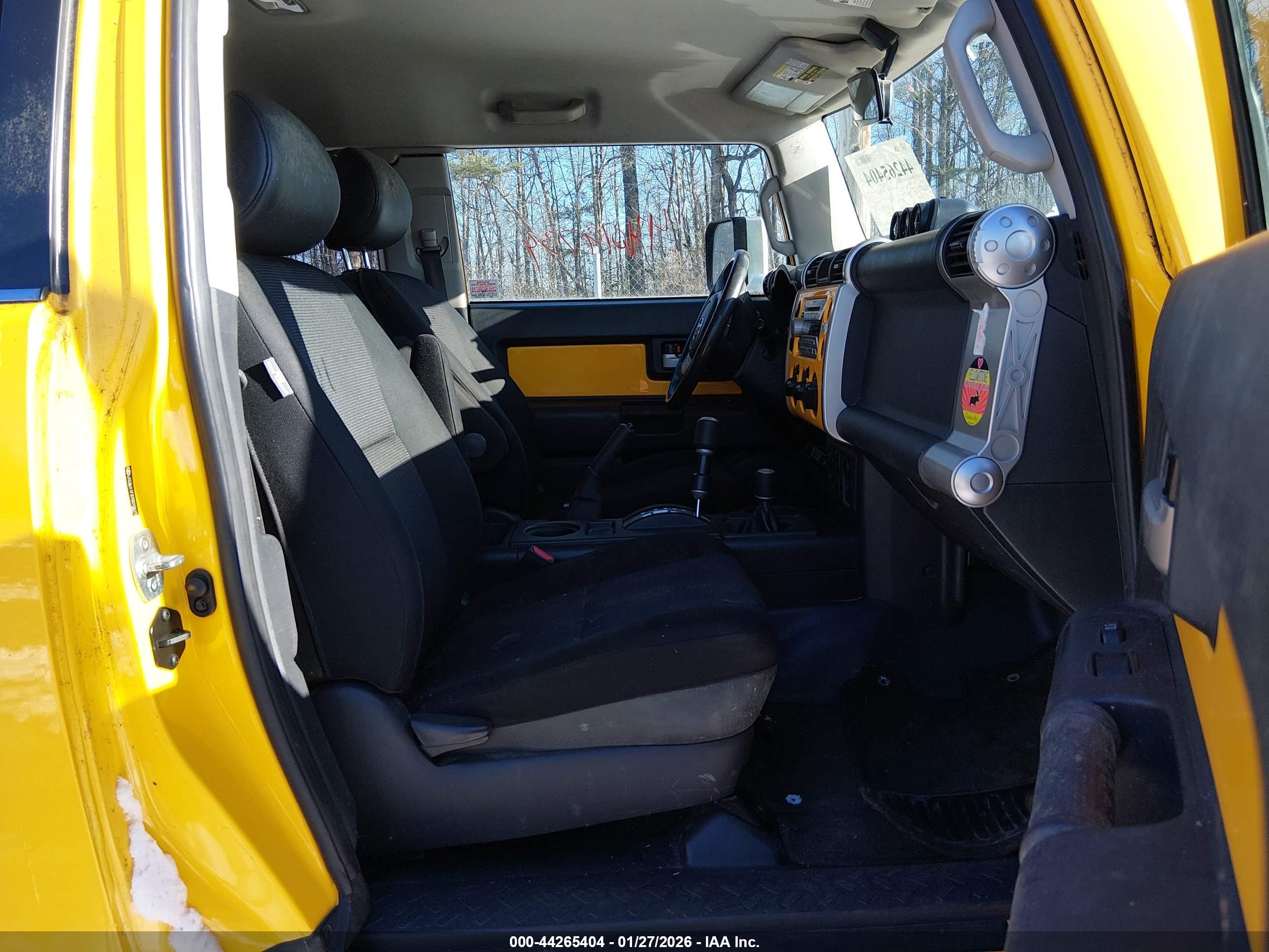TOYOTA FJ image 5