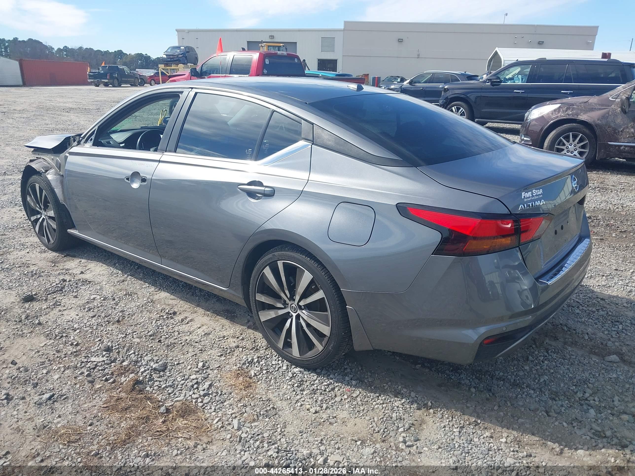 NISSAN ALTIMA image 3