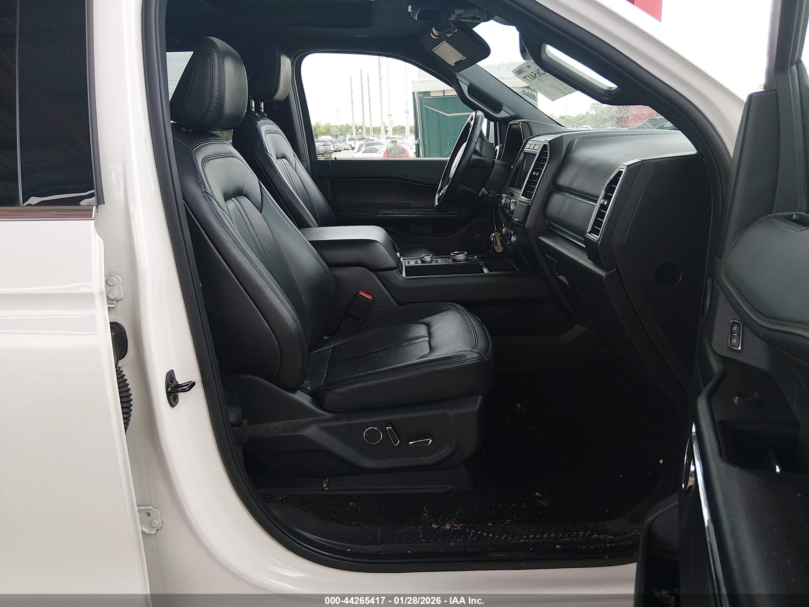 FORD EXPEDITION image 5
