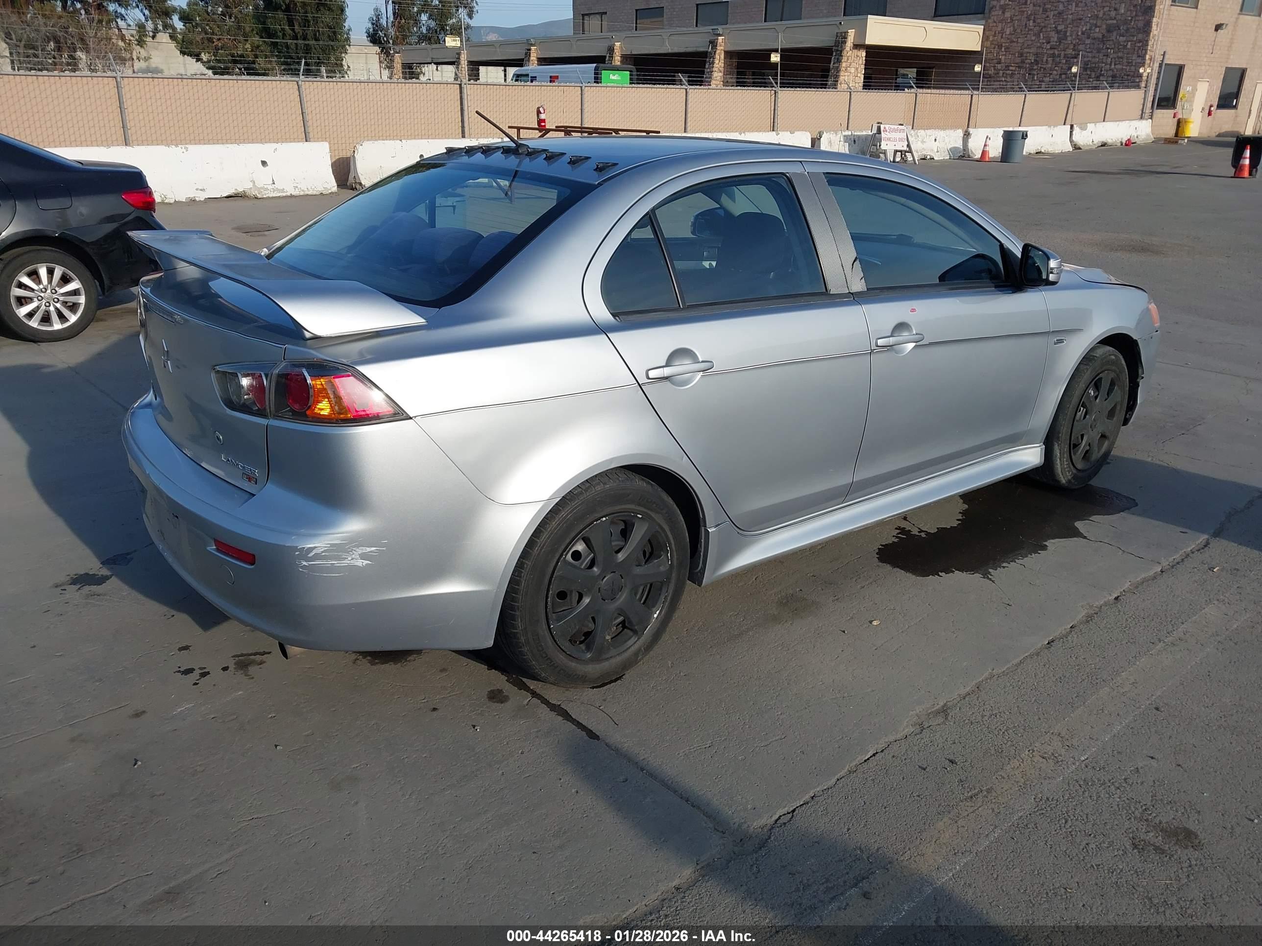 MITSUBISHI LANCER image 4