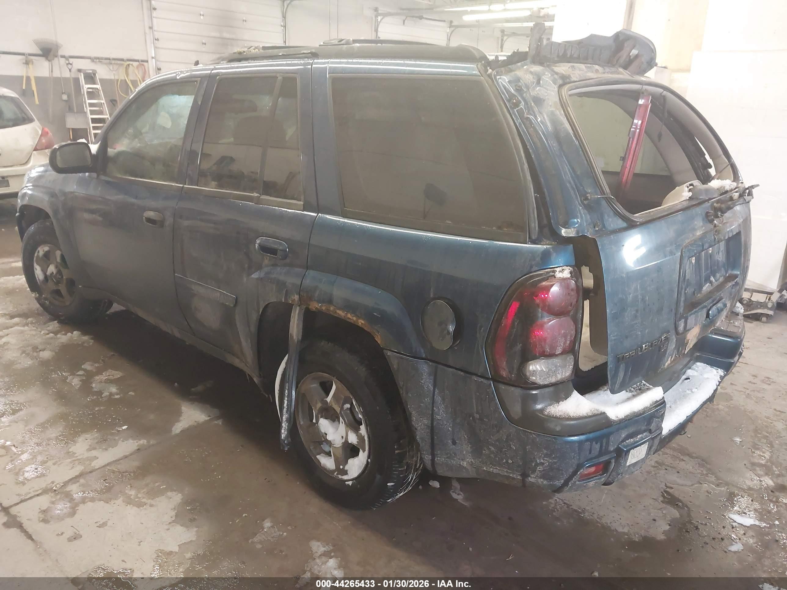 CHEVROLET TRAILBLAZER image 3