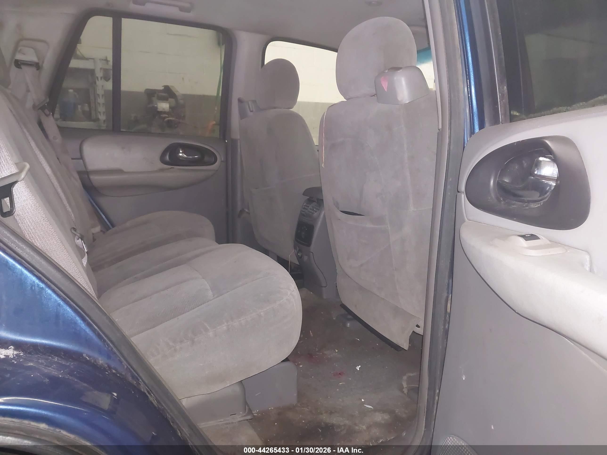 CHEVROLET TRAILBLAZER image 8