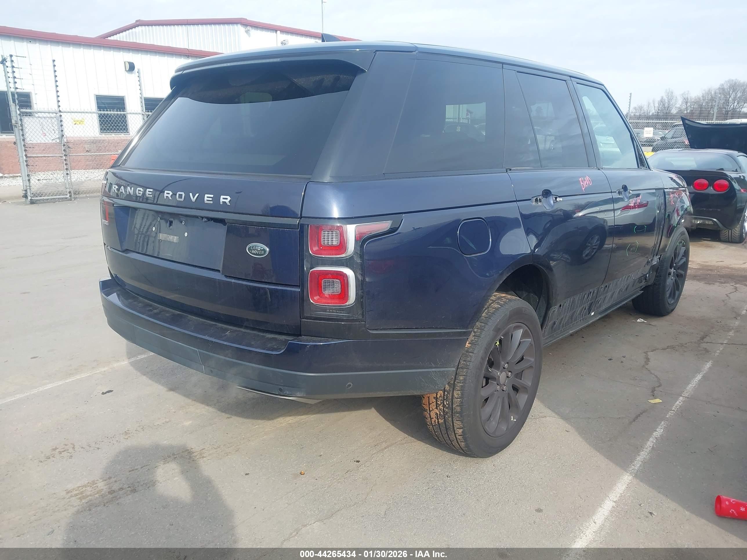 LAND ROVER image 4