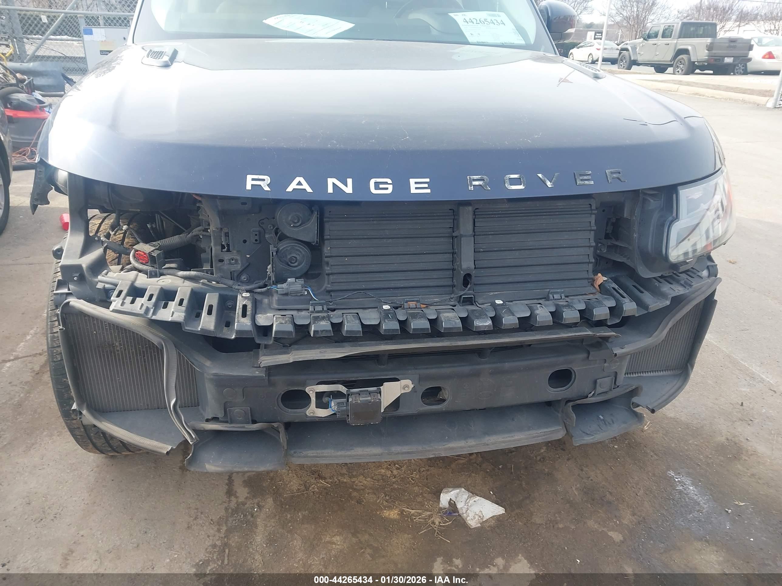 LAND ROVER image 6