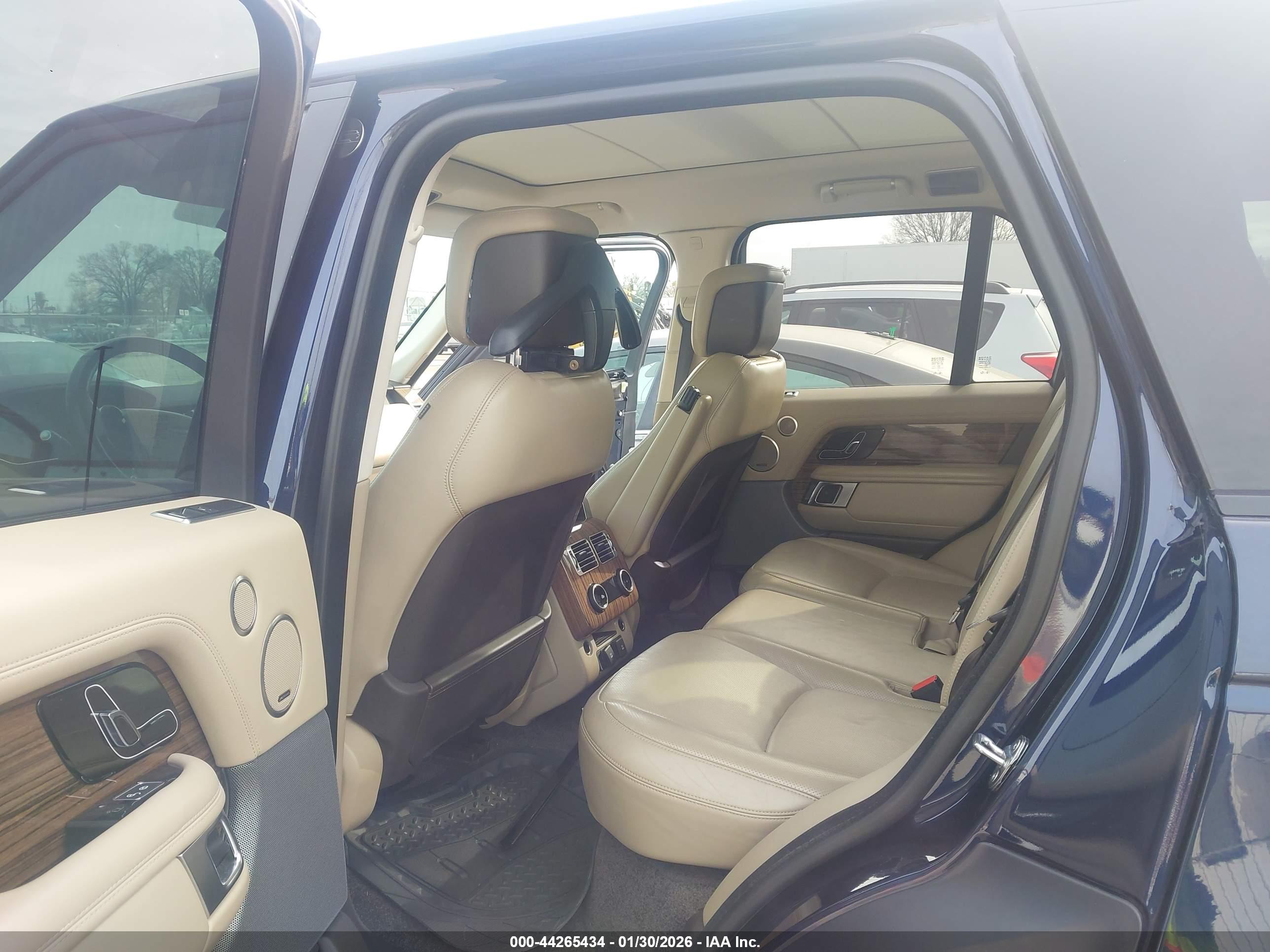 LAND ROVER image 8