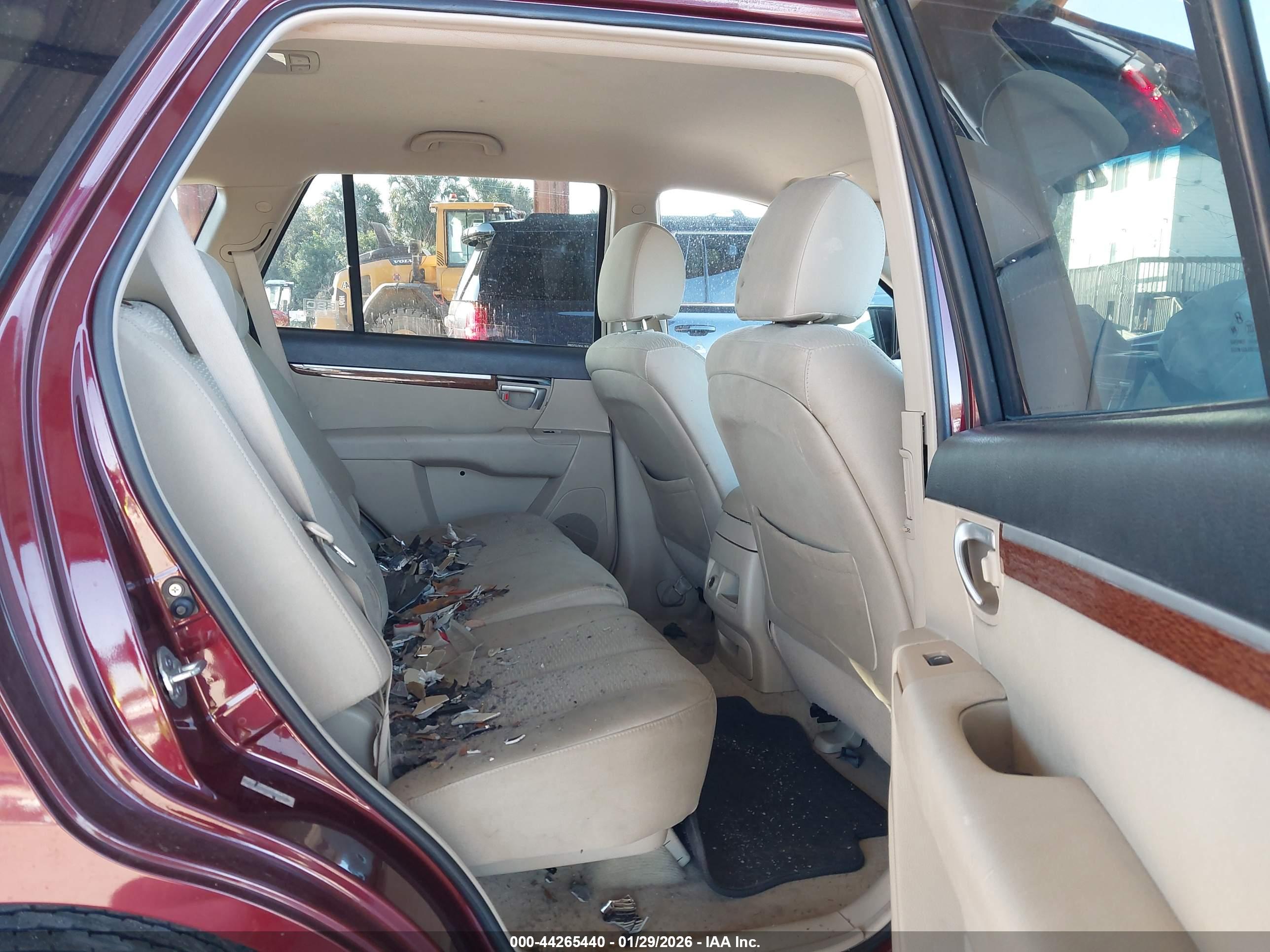 HYUNDAI SANTA image 8