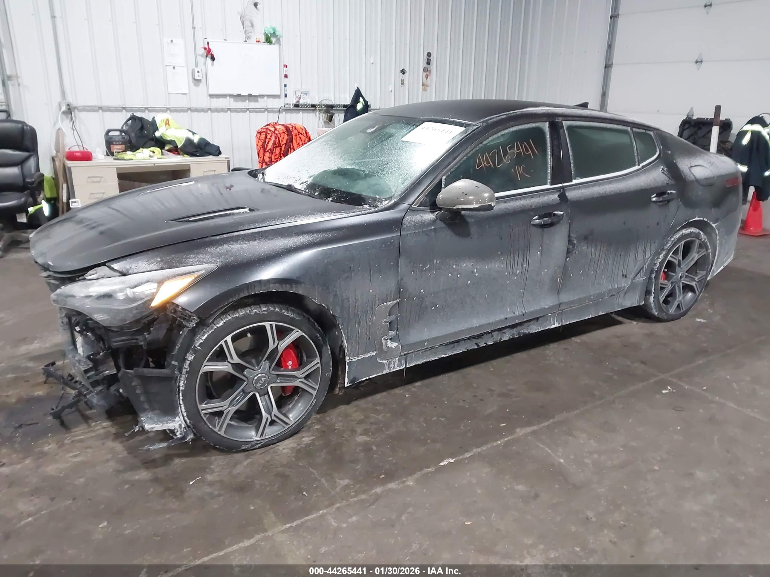 KIA STINGER image 2