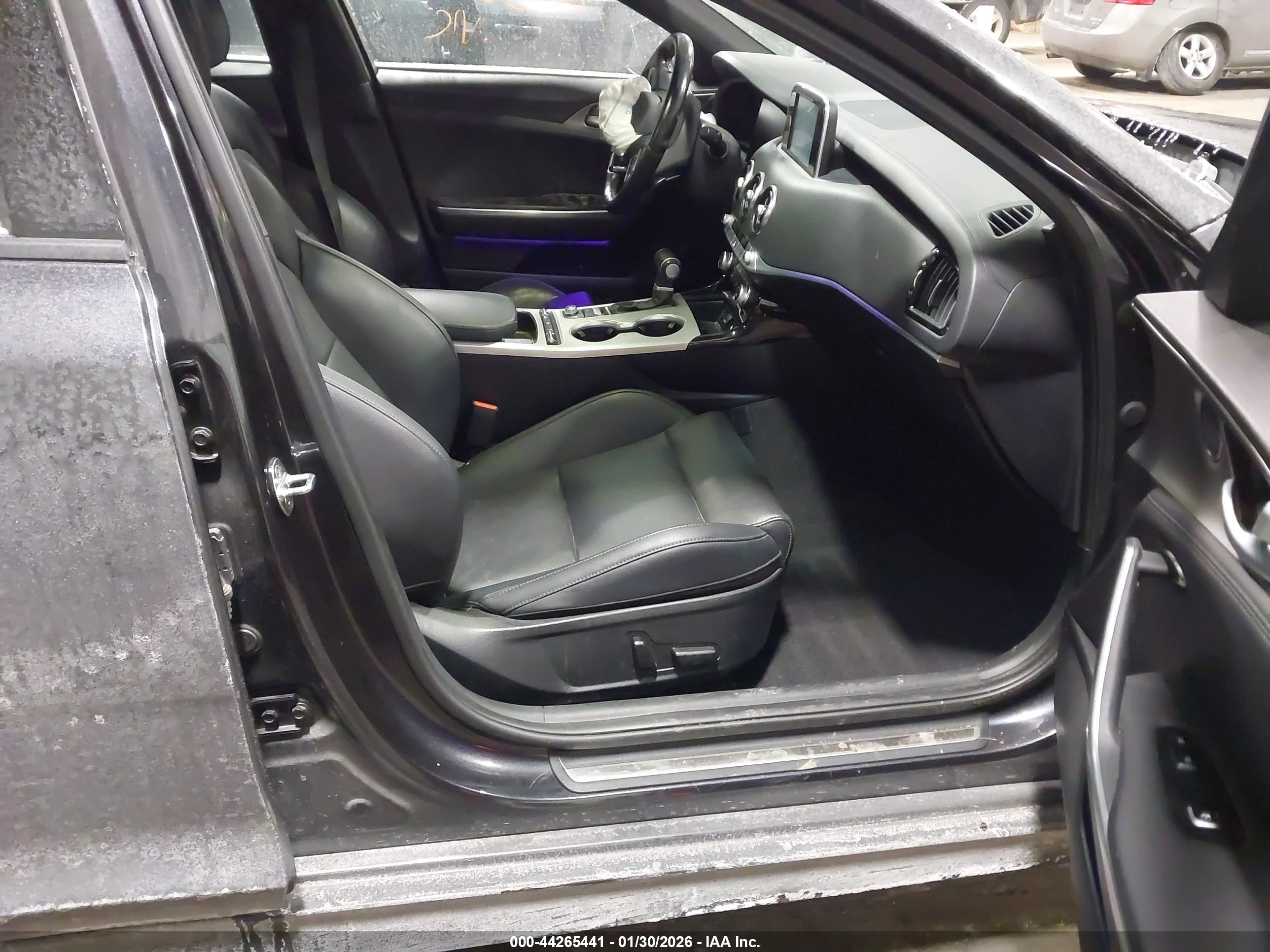KIA STINGER image 5