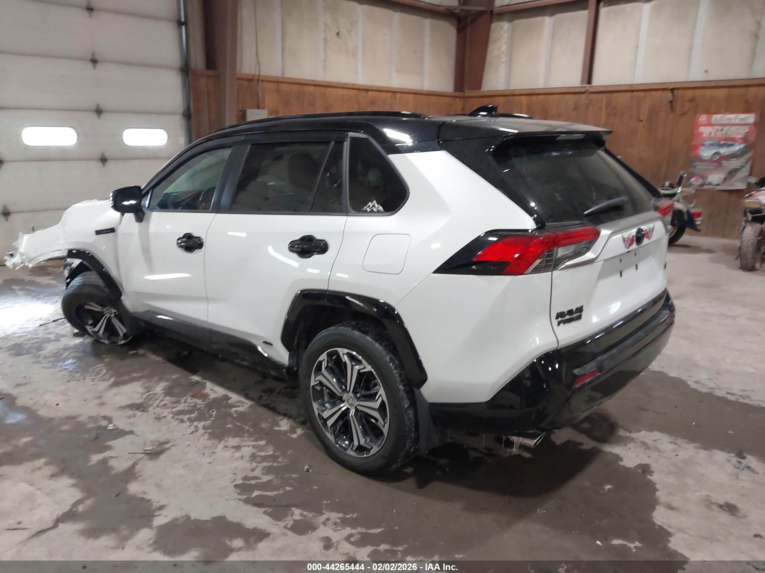 TOYOTA RAV4 image 3