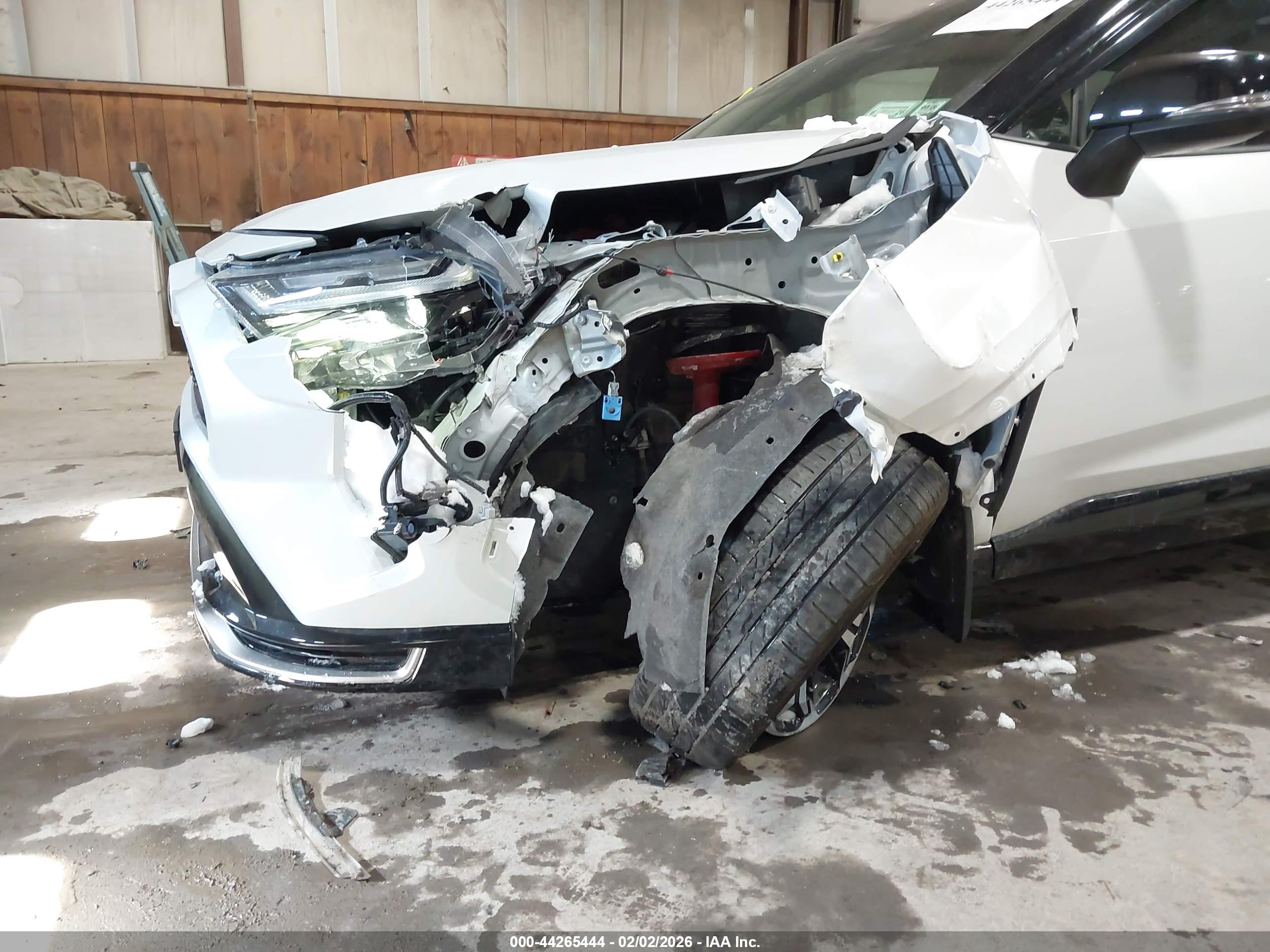 TOYOTA RAV4 image 6