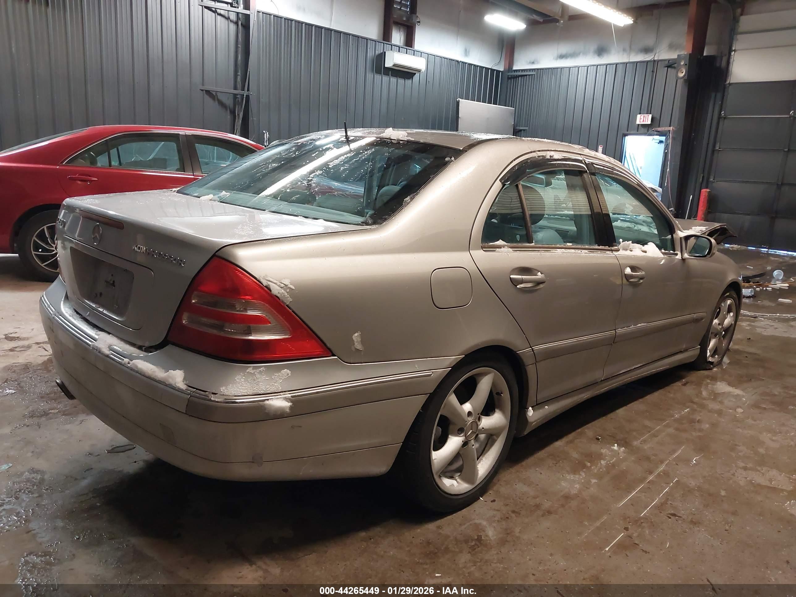 MERCEDES-BENZ C image 4