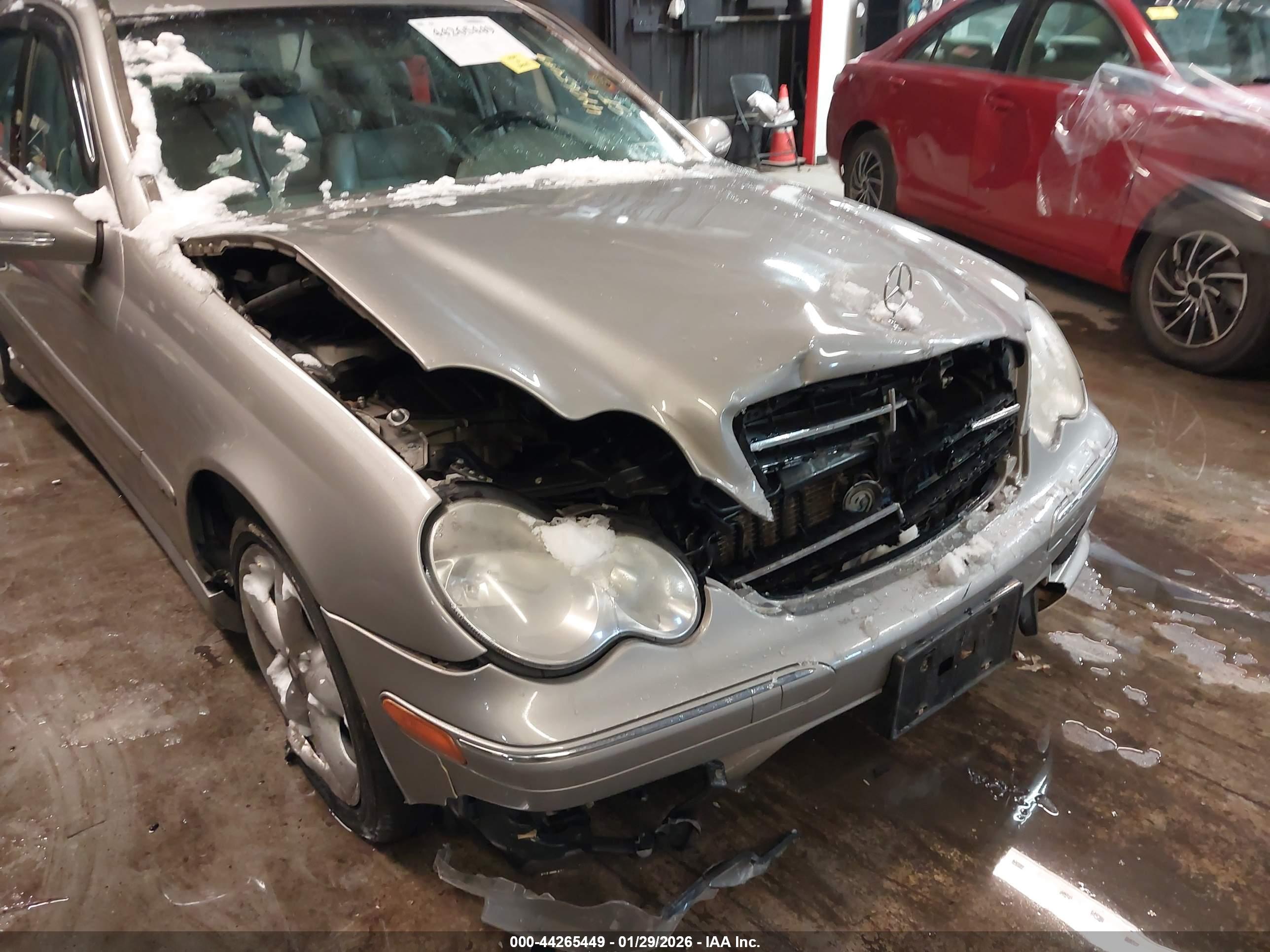 MERCEDES-BENZ C image 6