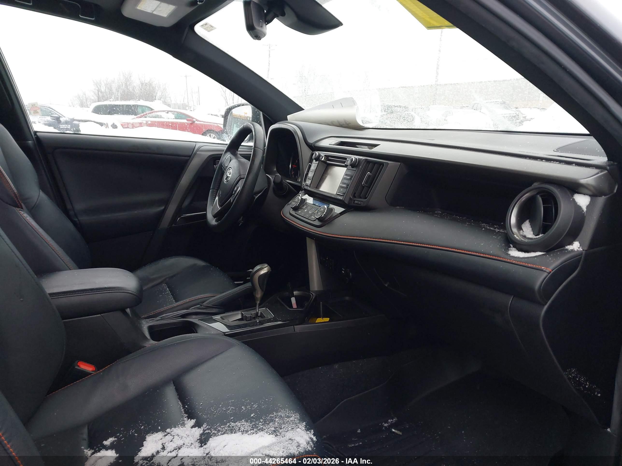 TOYOTA RAV4 image 5